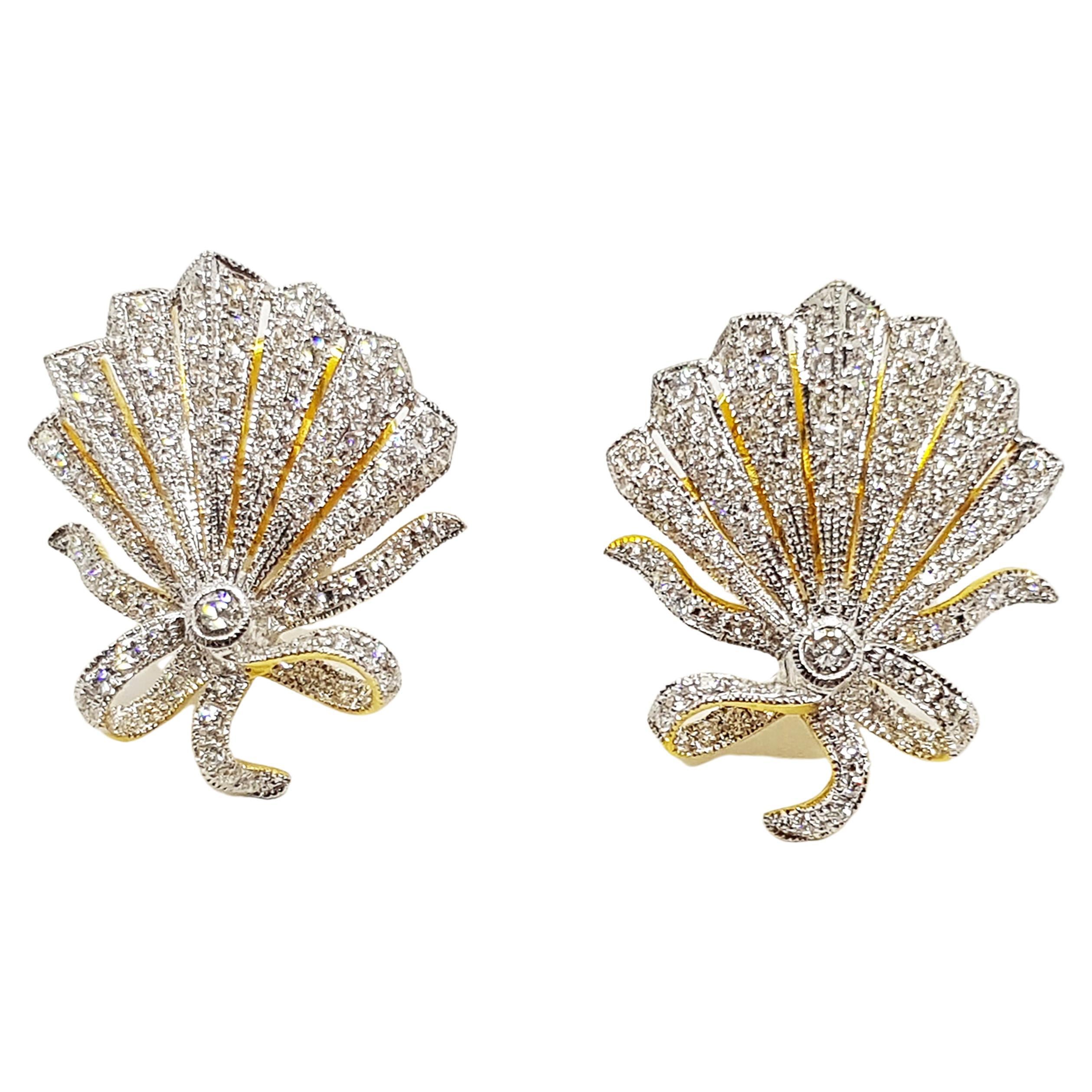 Diamond Earrings Set in 18 Karat Gold Settings For Sale at 1stDibs