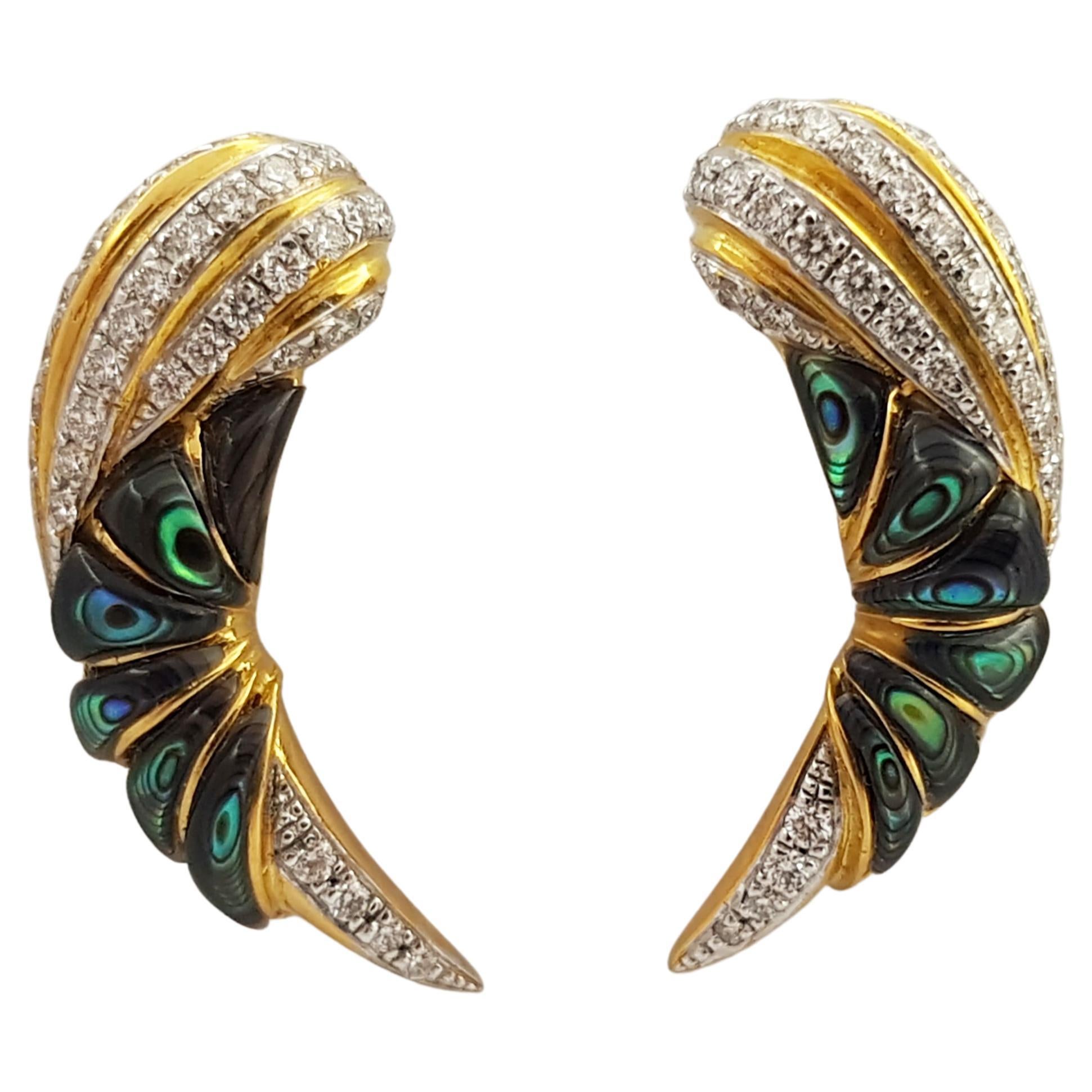 Pendientes de diamantes engastados en oro de 18 quilates