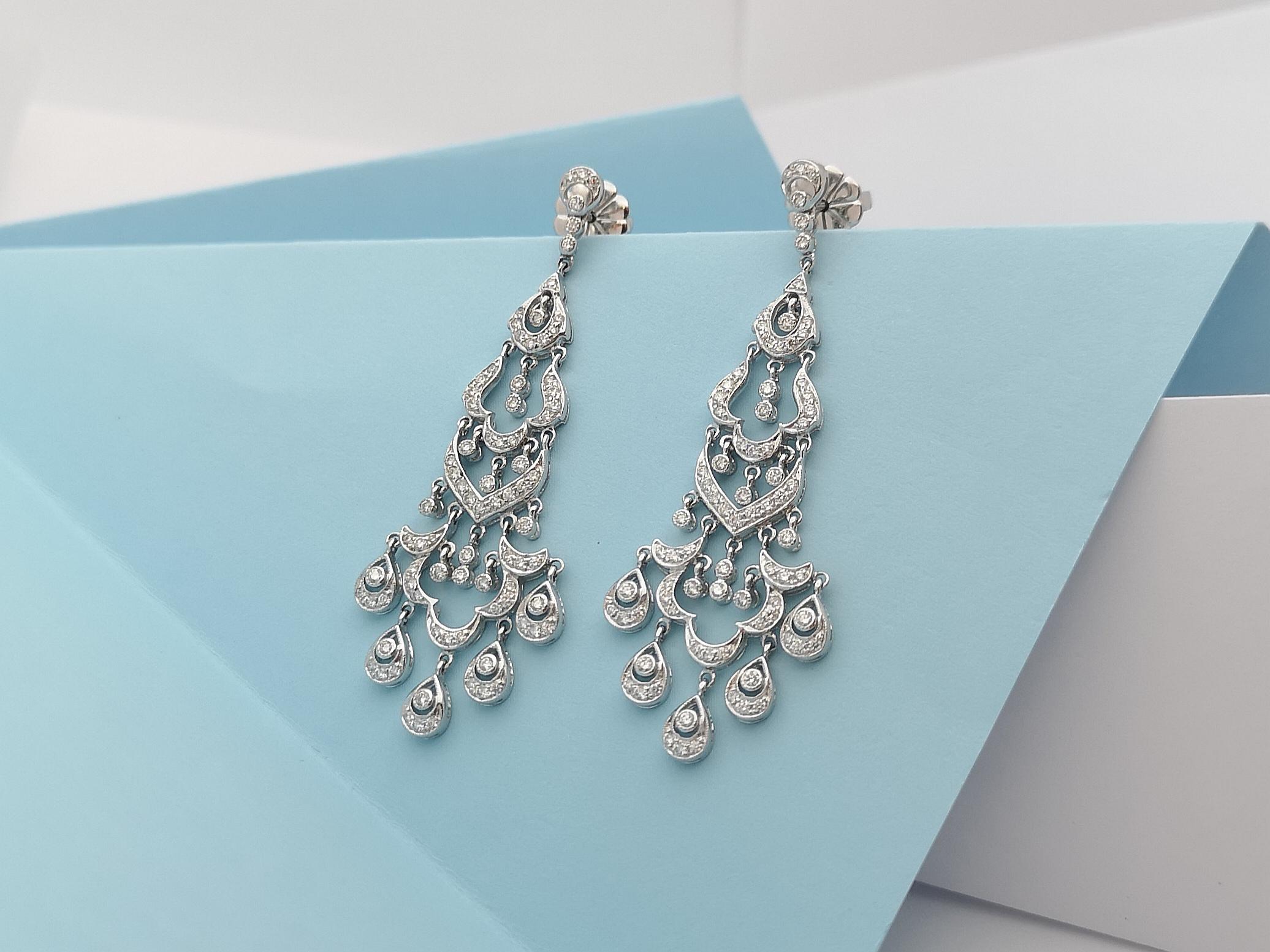 Diamond Earrings Set in 18 Karat White Gold Settings In New Condition For Sale In Bangkok, TH