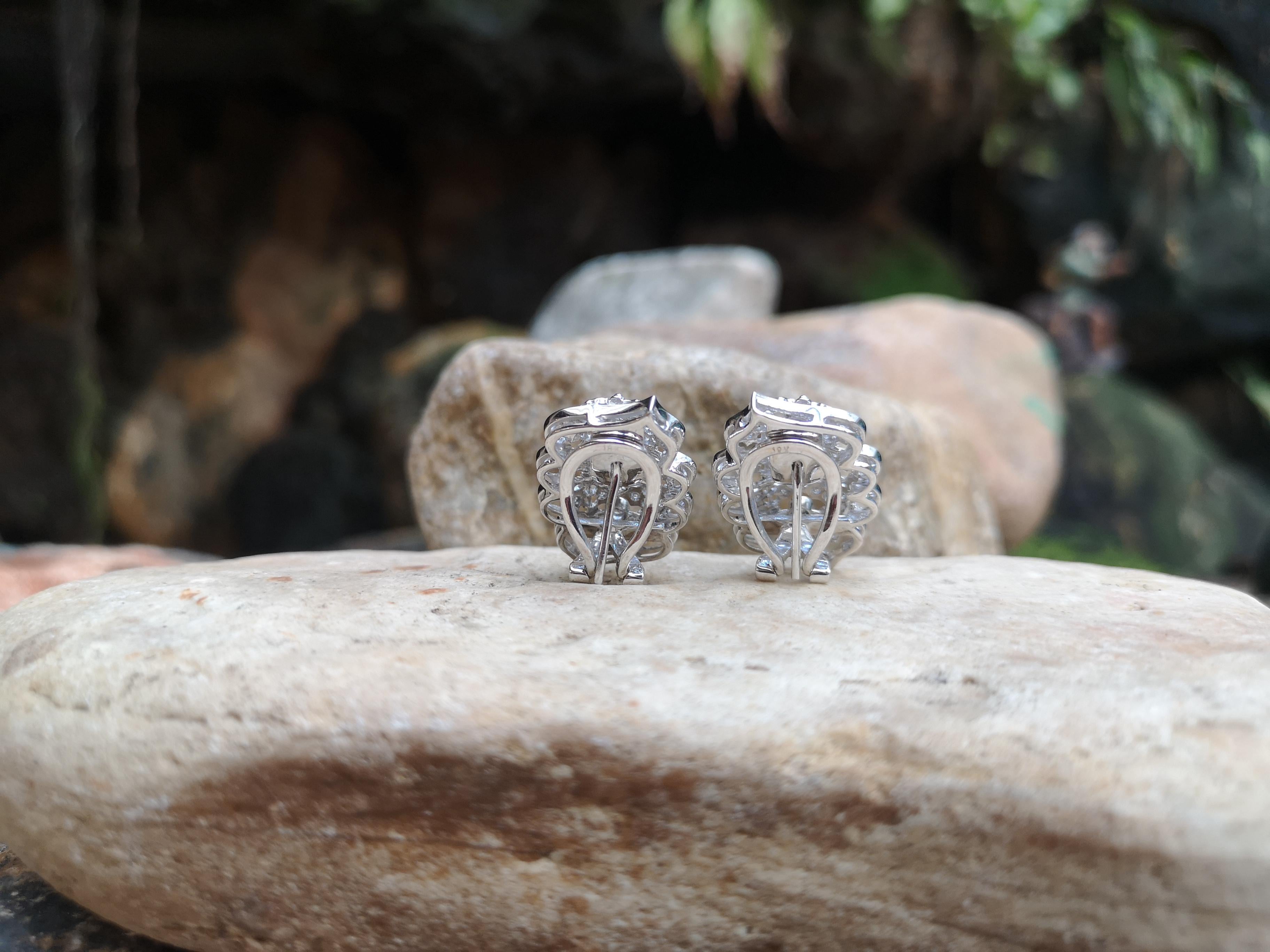 Diamond Earrings Set in 18 Karat White Gold Settings For Sale 1