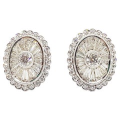 Pendientes de diamantes engastados en oro blanco de 18 quilates