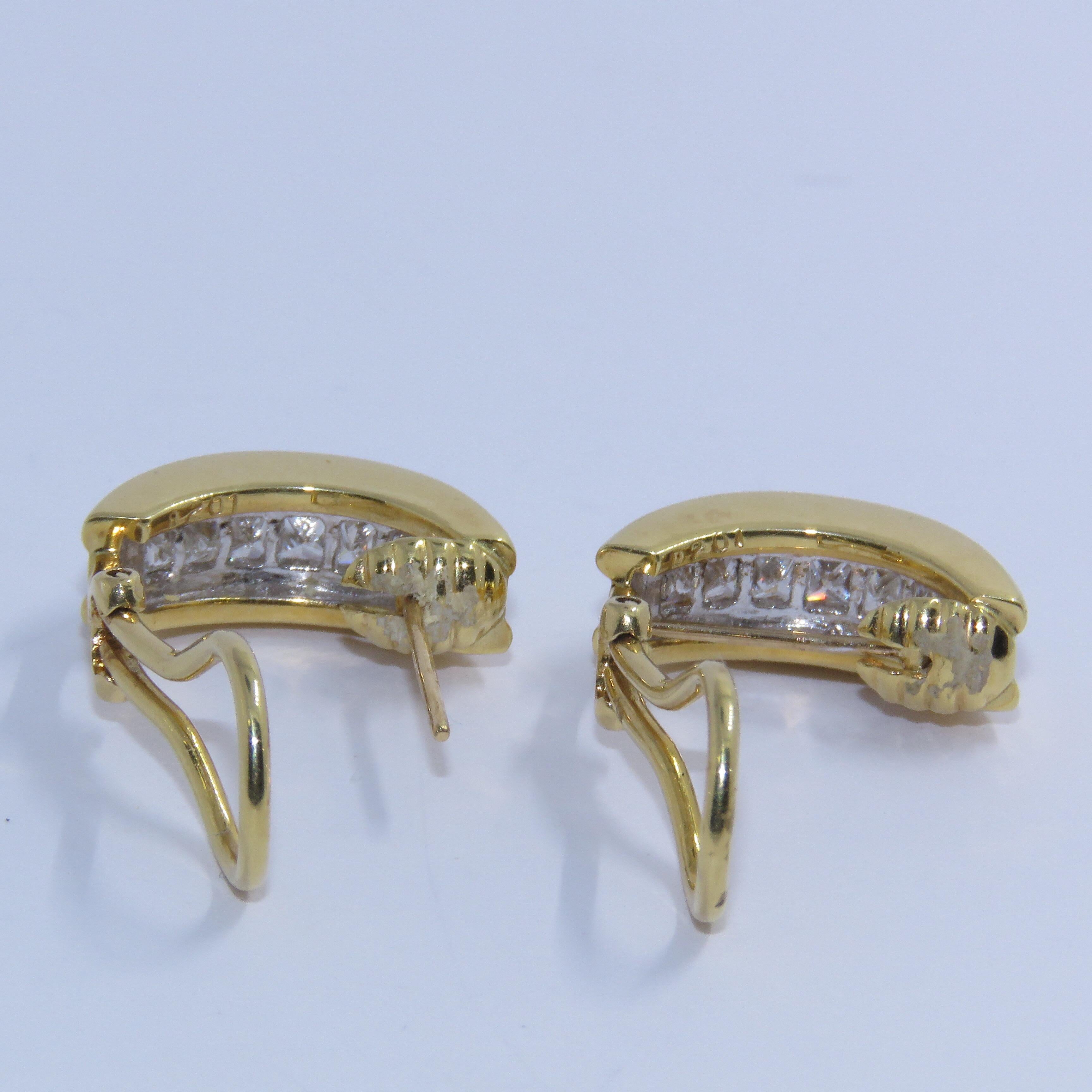 Princess Cut Diamond Earrings Set in 18 Karat Yellow Gold For Sale