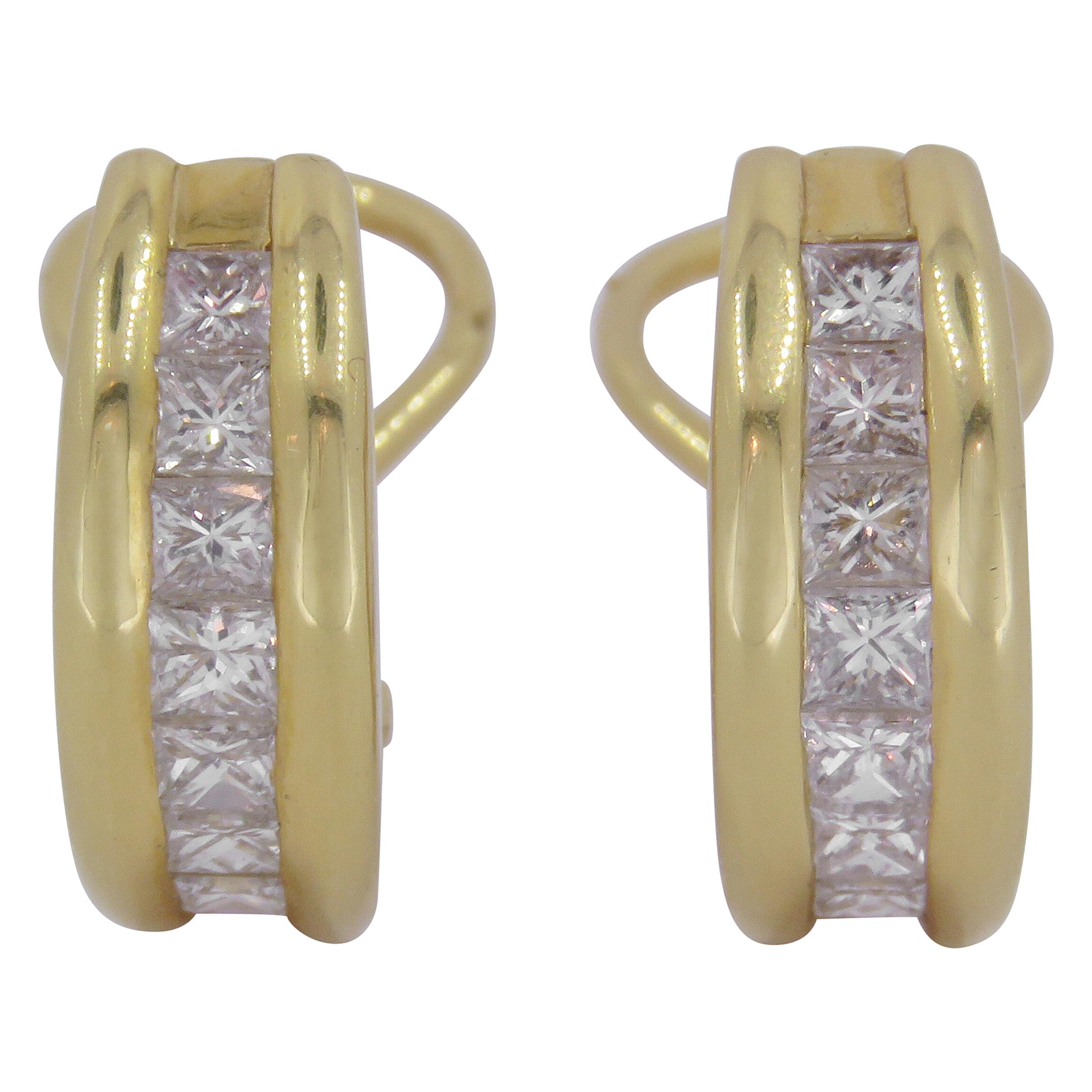 Diamond Earrings Set in 18 Karat Yellow Gold For Sale