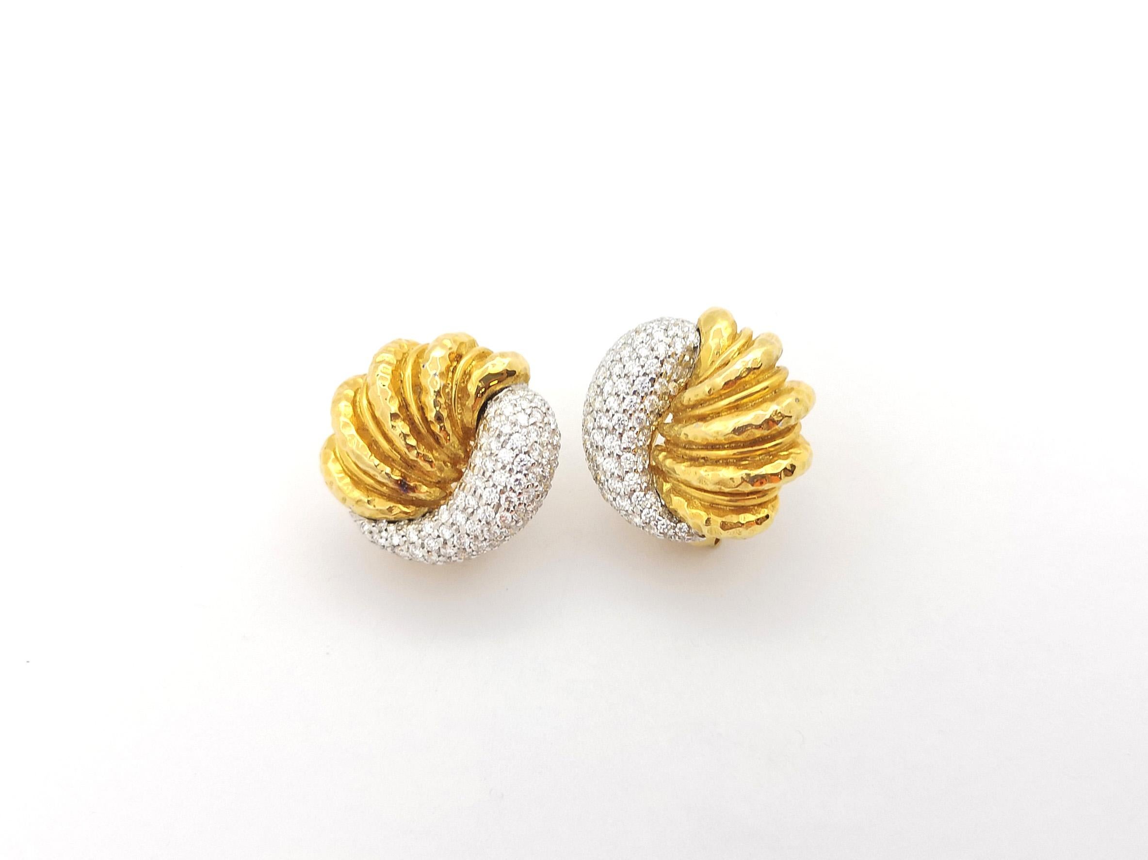 Diamond Earrings set in 18K Gold Settings For Sale 2