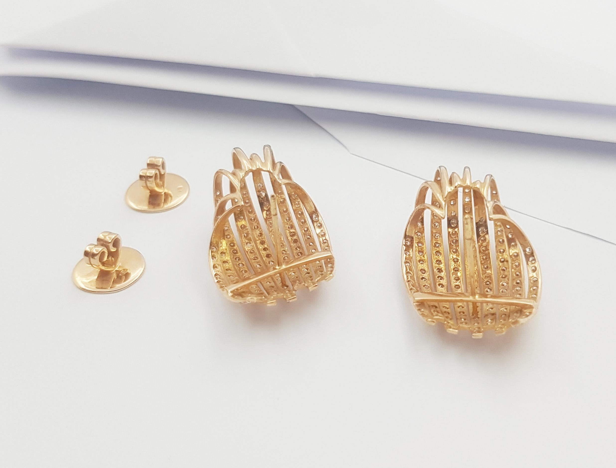 Women's Diamond Earrings set in 18K Rose Gold Settings For Sale