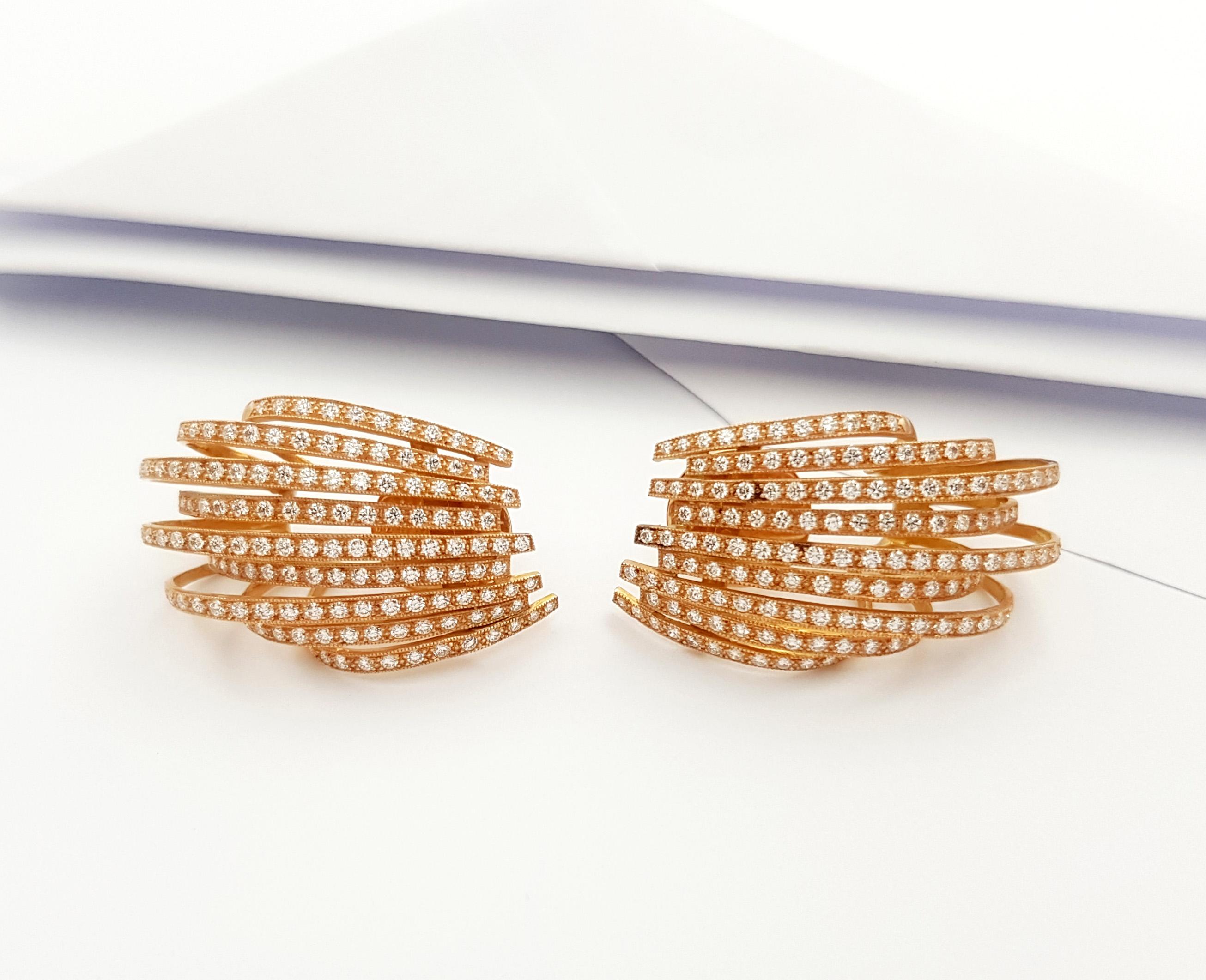 Diamond Earrings set in 18K Rose Gold Settings For Sale 1