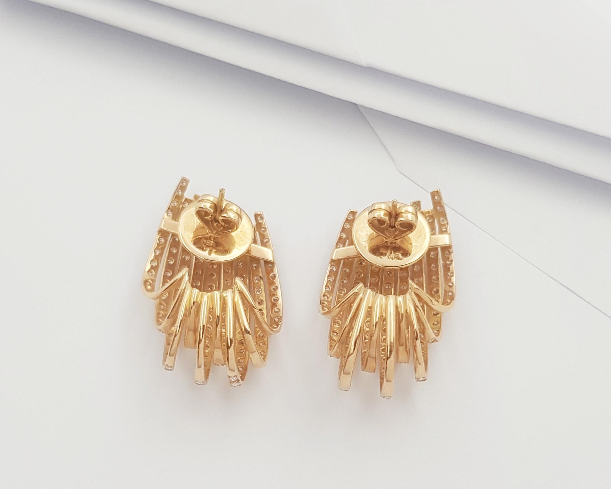 Diamond Earrings set in 18K Rose Gold Settings For Sale 2