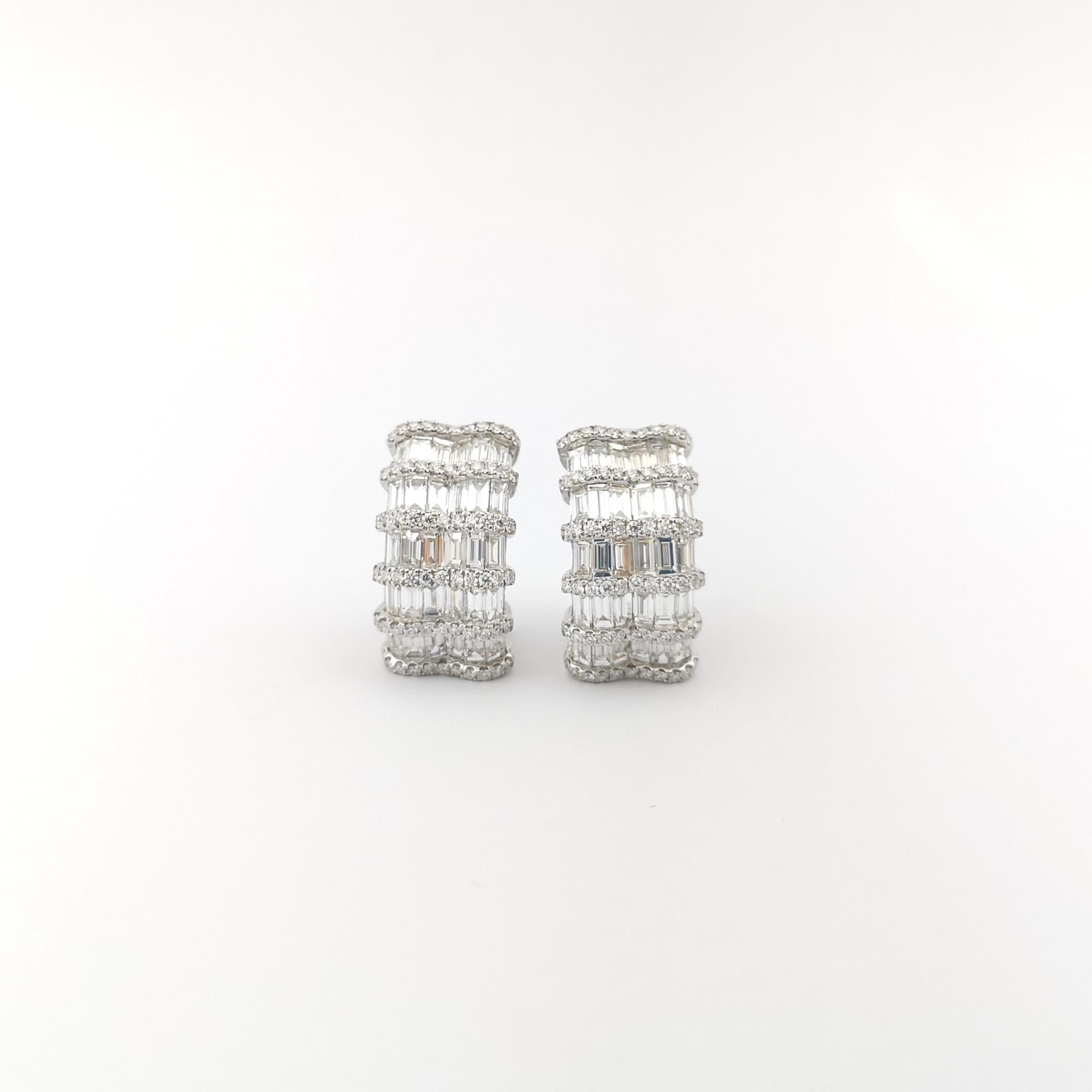 Contemporary Diamond Earrings set in 18K White Gold Settings For Sale