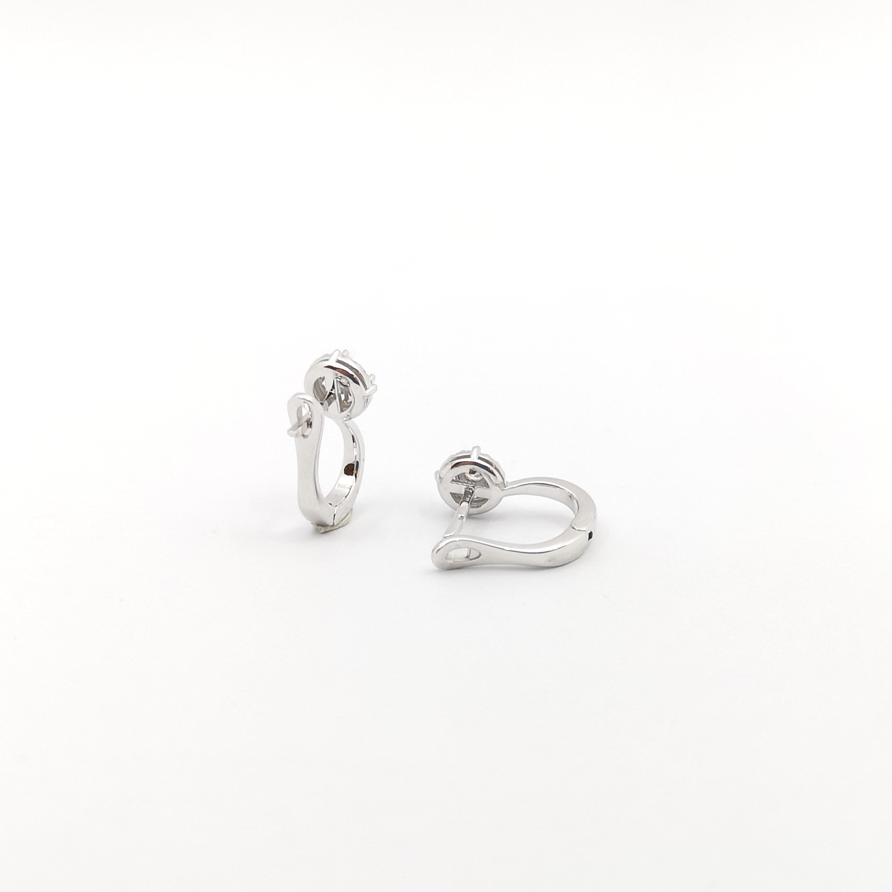 Boucles d'oreilles en diamant sur monture en or blanc 18 carats Pour femmes en vente