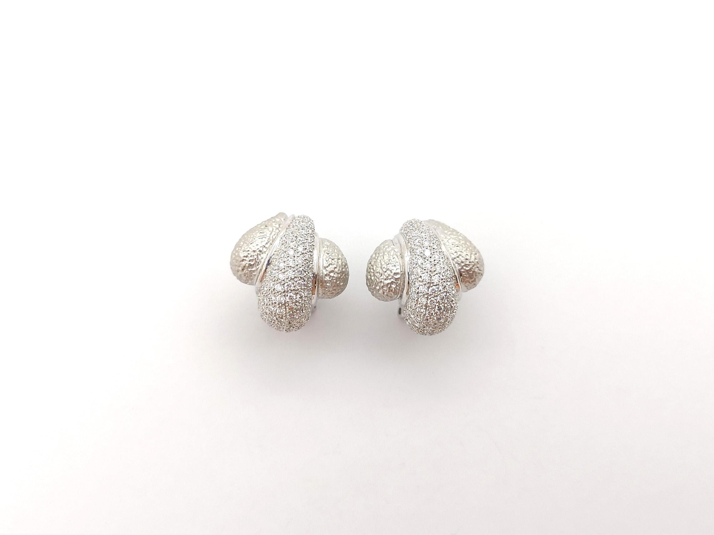 Diamond Earrings set in 18K White Gold Settings For Sale 1