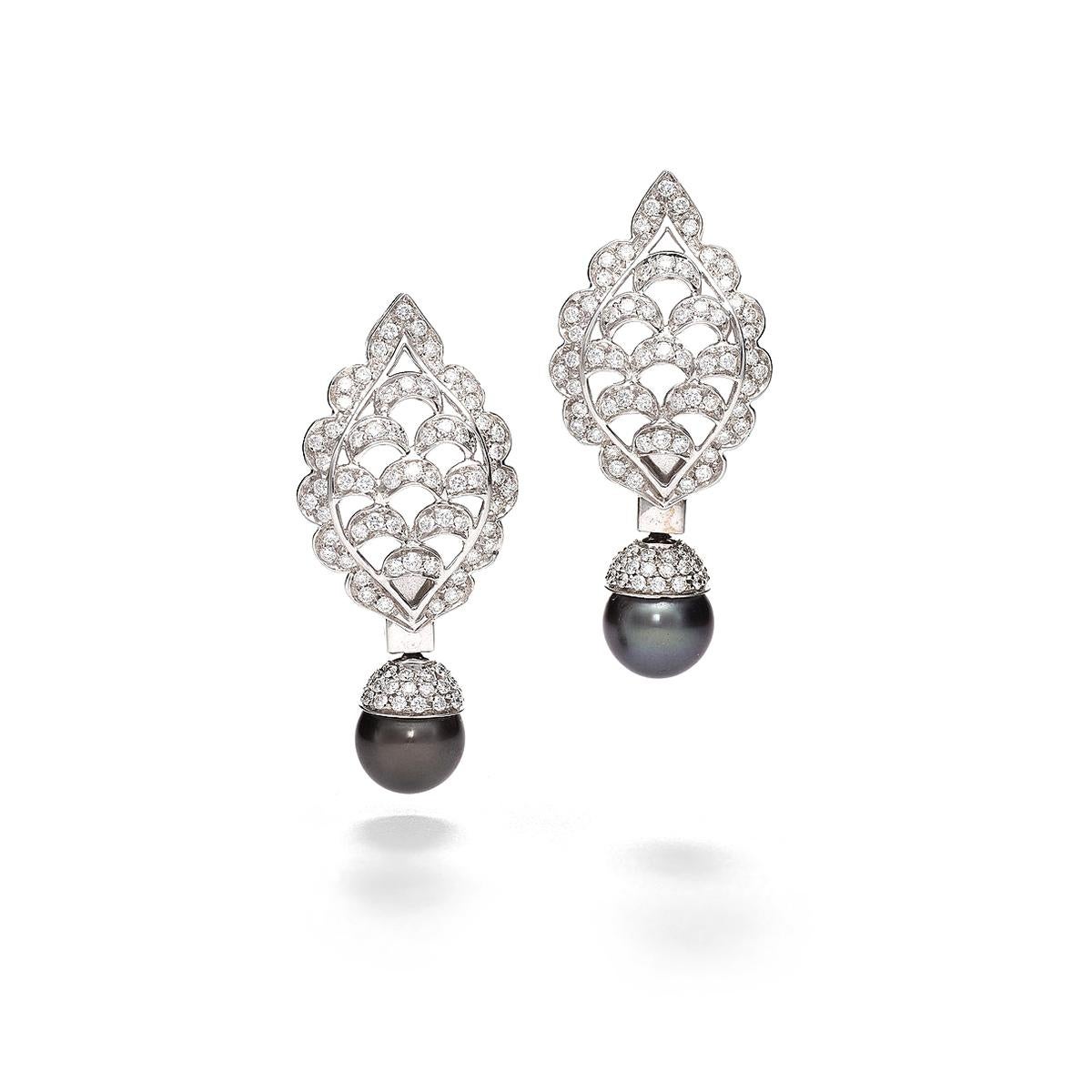Earrings in 18kt white gold set with 2 black pearls 14.34 cts and 174 diamonds 2.43 cts