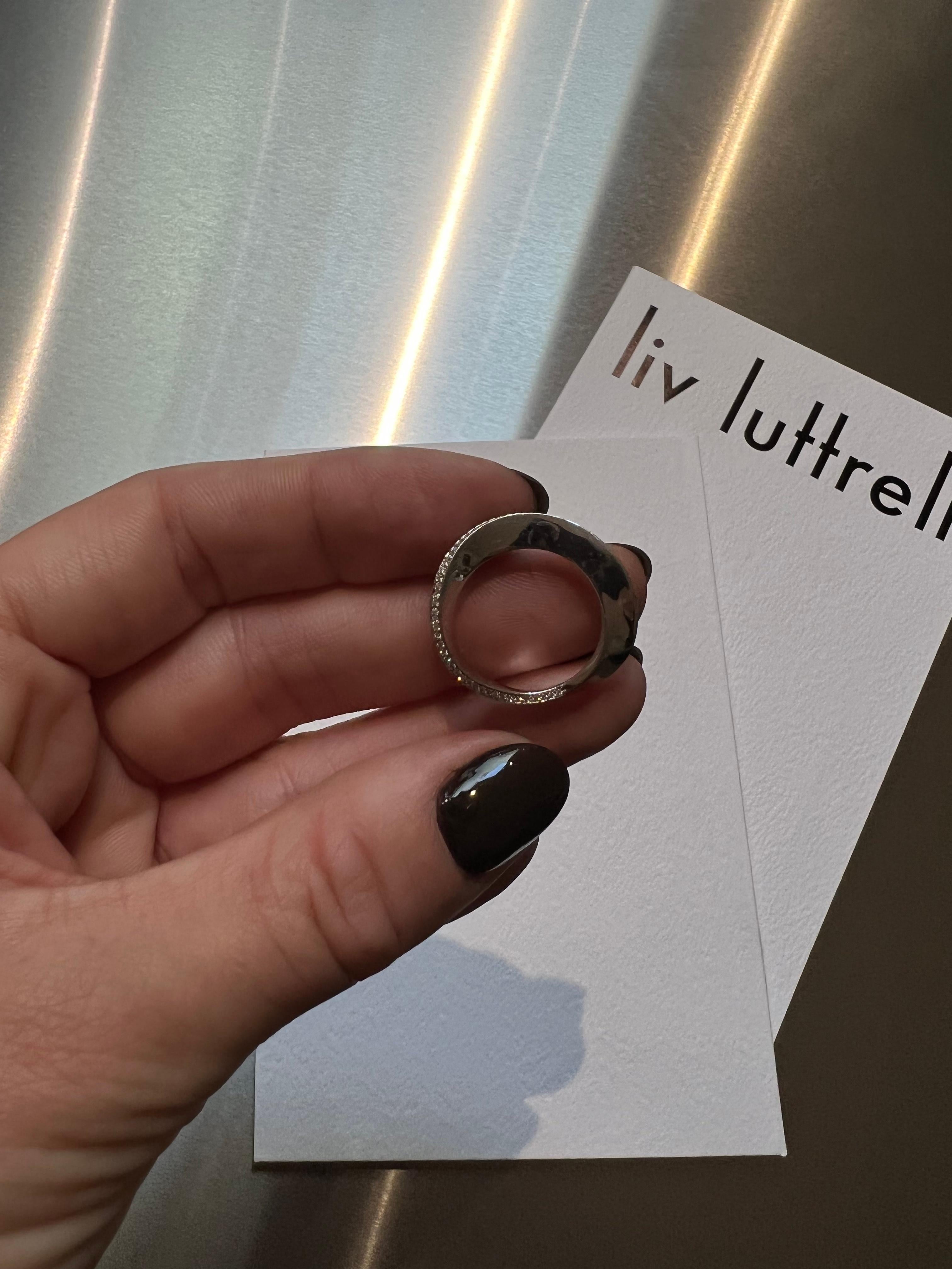 For Sale:  SCHIUMA RING White gold with a white diamond edge by Liv Luttrell 5