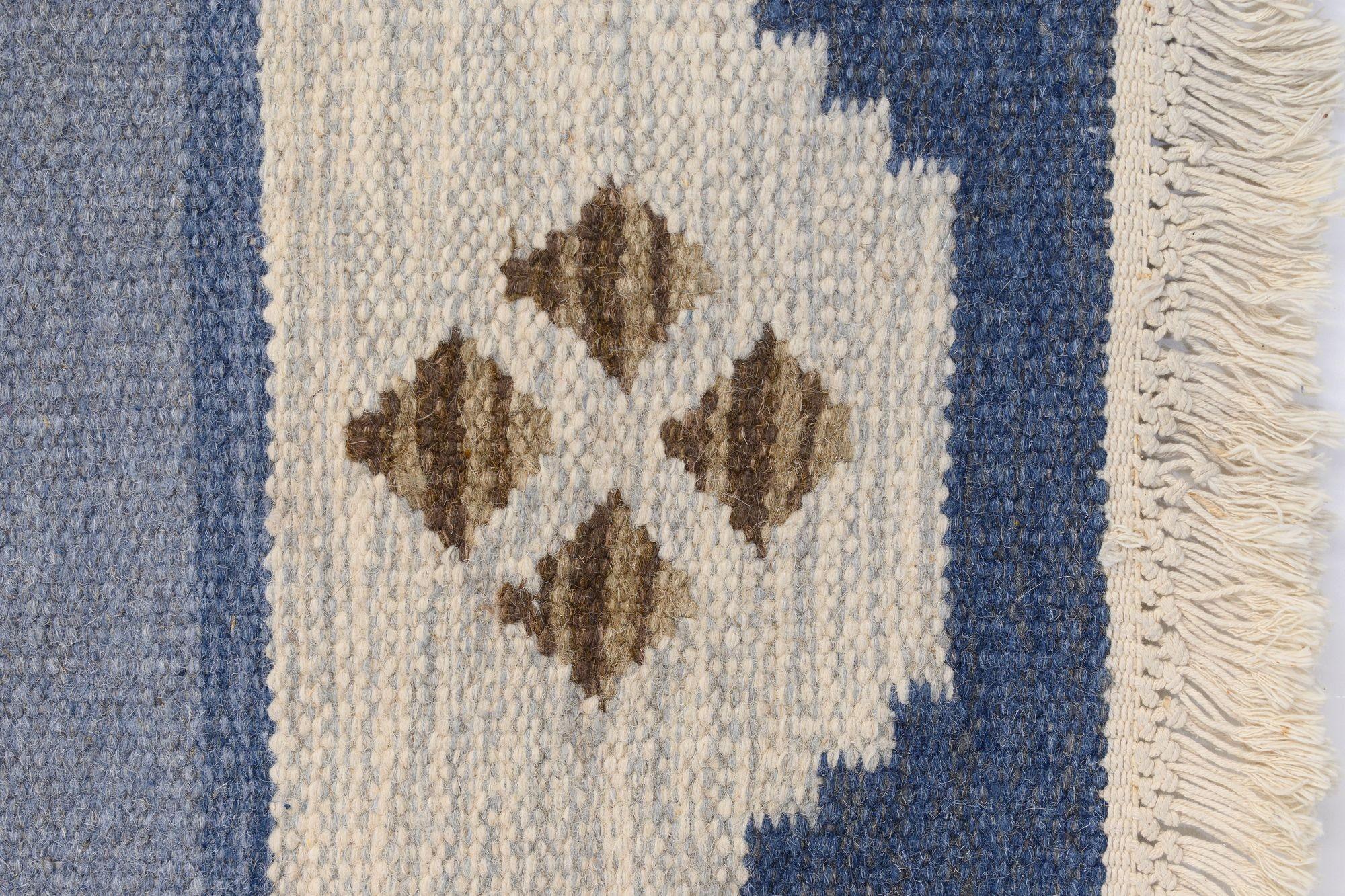 Diamond Edged Swedish Kilim In Good Condition For Sale In London, England
