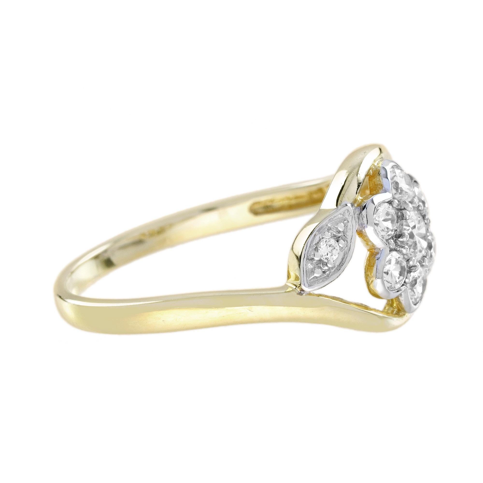 Diamond Edwardian Daisy Floral Style Engagement Ring in 18K Two Tone Gold In New Condition For Sale In Bangkok, TH