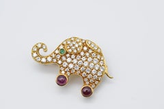 Diamond elephant Brooch 1.32 Carat WSI, 18K Yellow Gold