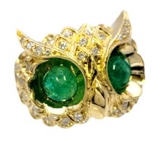 Diamond Embellished Owl Ring with Cabochon Emerald Eyes in 14 Karat Yellow Gold