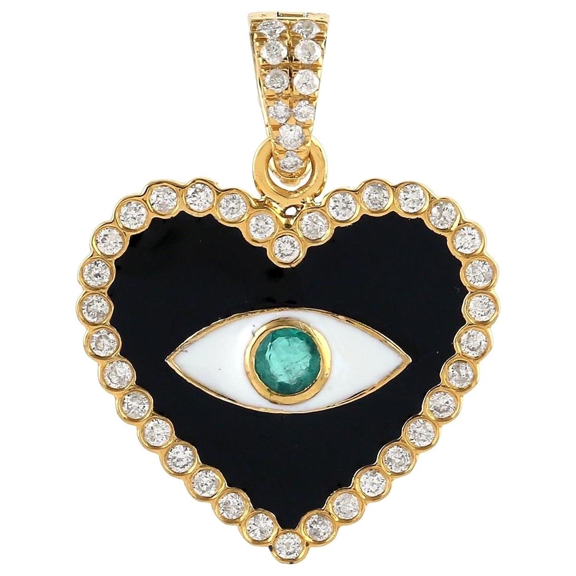 Collier pendentif en or 14 carats avec breloque en forme de cœur Evil Eye avec diamants et émeraudes