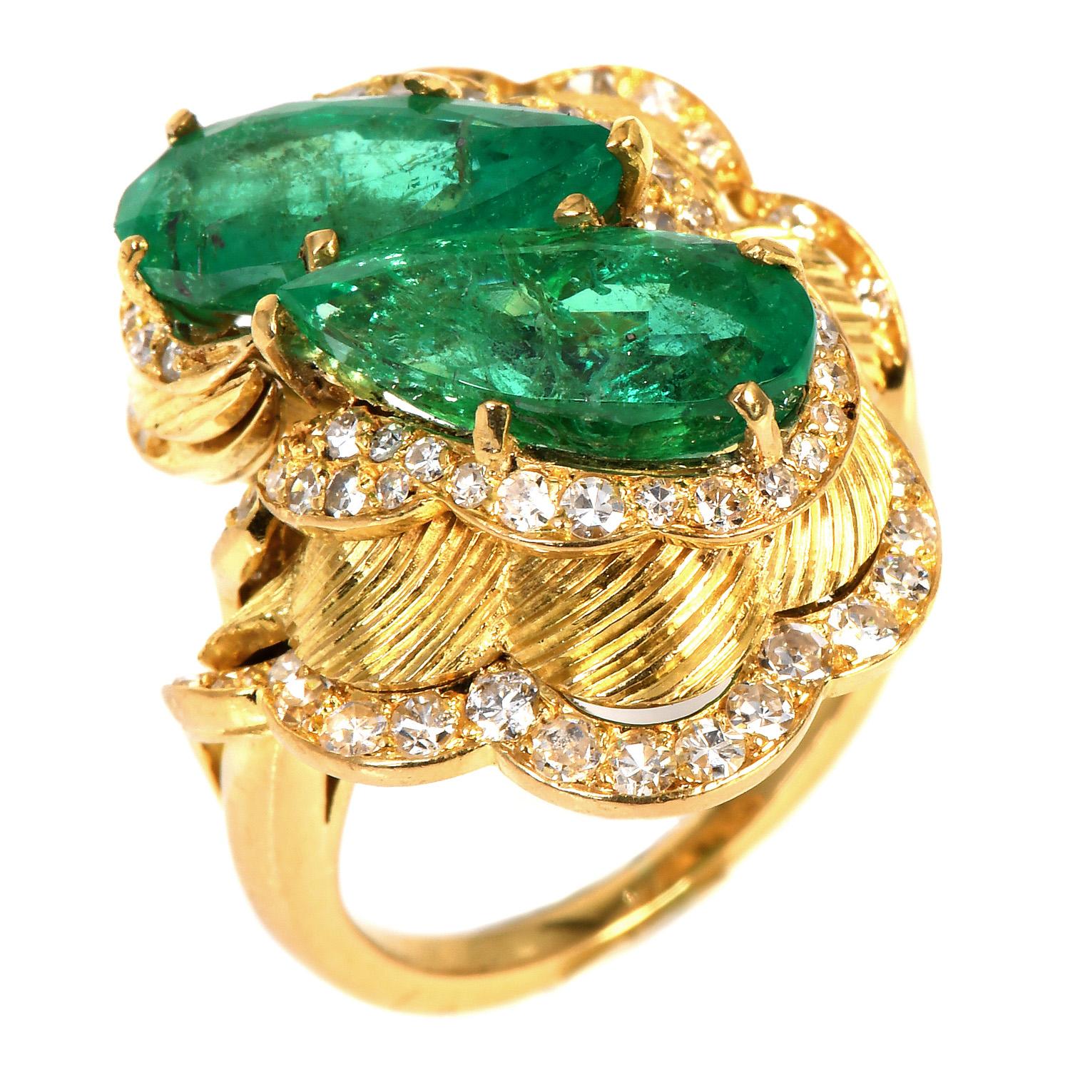 Women's Diamond Emerald 18K Yellow Gold Bypass Textured Flower Cocktail Ring