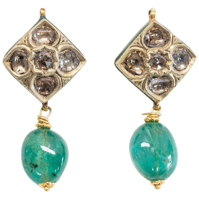 Diamond Emerald 22 Karat Drop Earrings with Indian Kundan Enamel Work, Mid-1900s