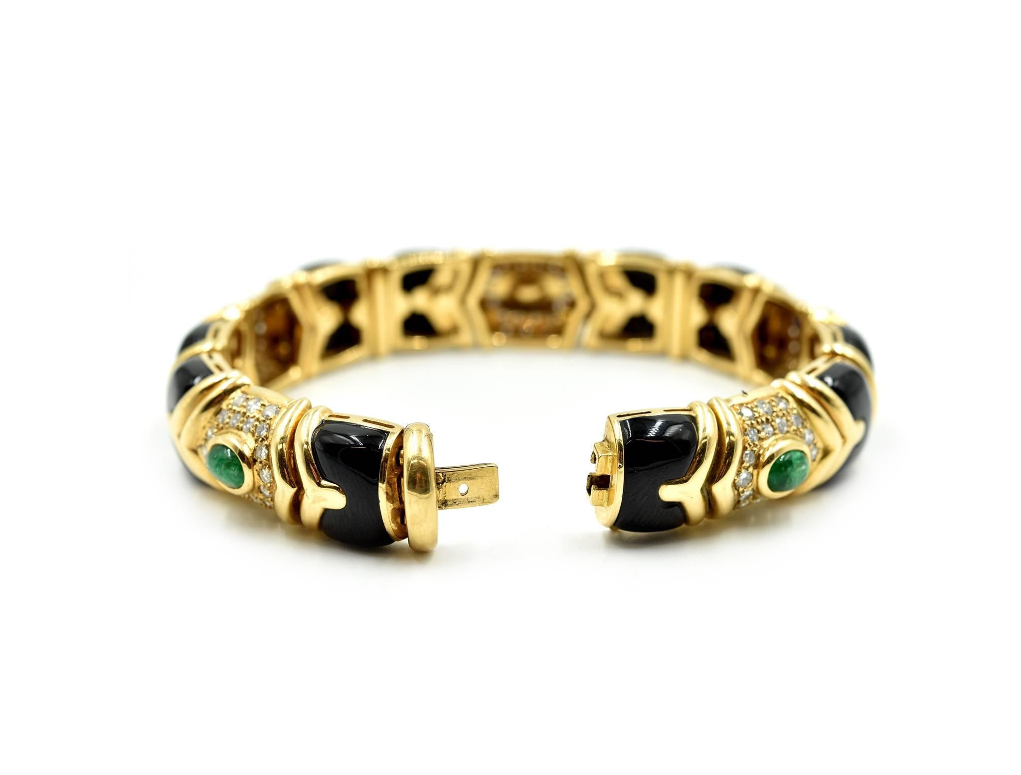 Diamond, Emerald and Black Onyx Bracelet 18 Karat Yellow Gold In Excellent Condition In Scottsdale, AZ