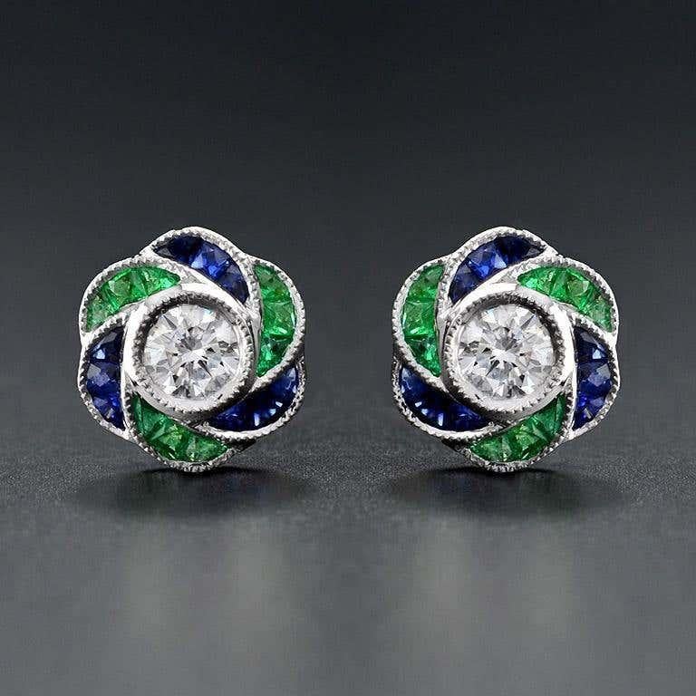 Diamant Smaragd und Saphir Art Deco Stil Rose Ohrstecker aus 14K Weißgold (Art déco) im Angebot