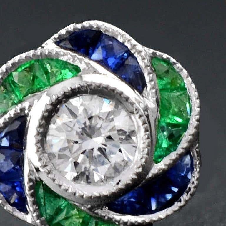 Diamant Smaragd und Saphir Art Deco Stil Rose Ohrstecker aus 14K Weißgold im Angebot 1