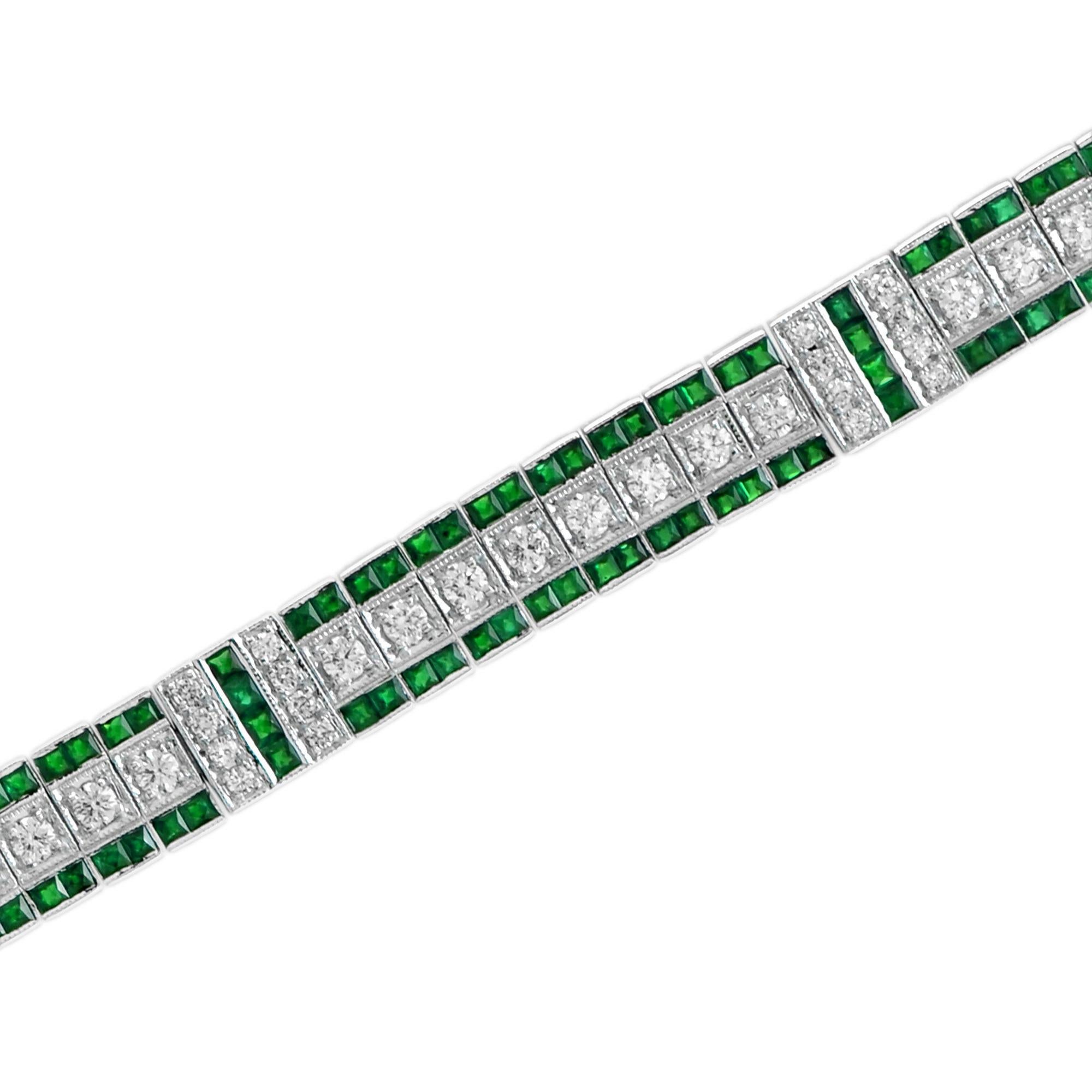 Taille ronde Bracelet à maillons de style Art déco en or blanc 18 carats avec diamants et émeraudes en vente
