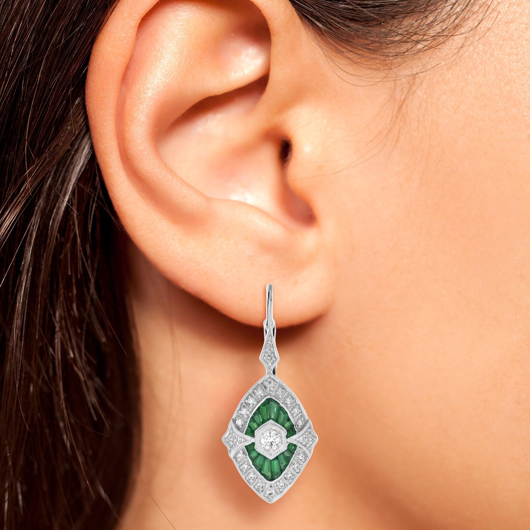 De las mujeres Pendientes Gota Esmeralda de Diamantes Estilo Art Decó Forma Marquesa en Oro Blanco de 18 K en venta