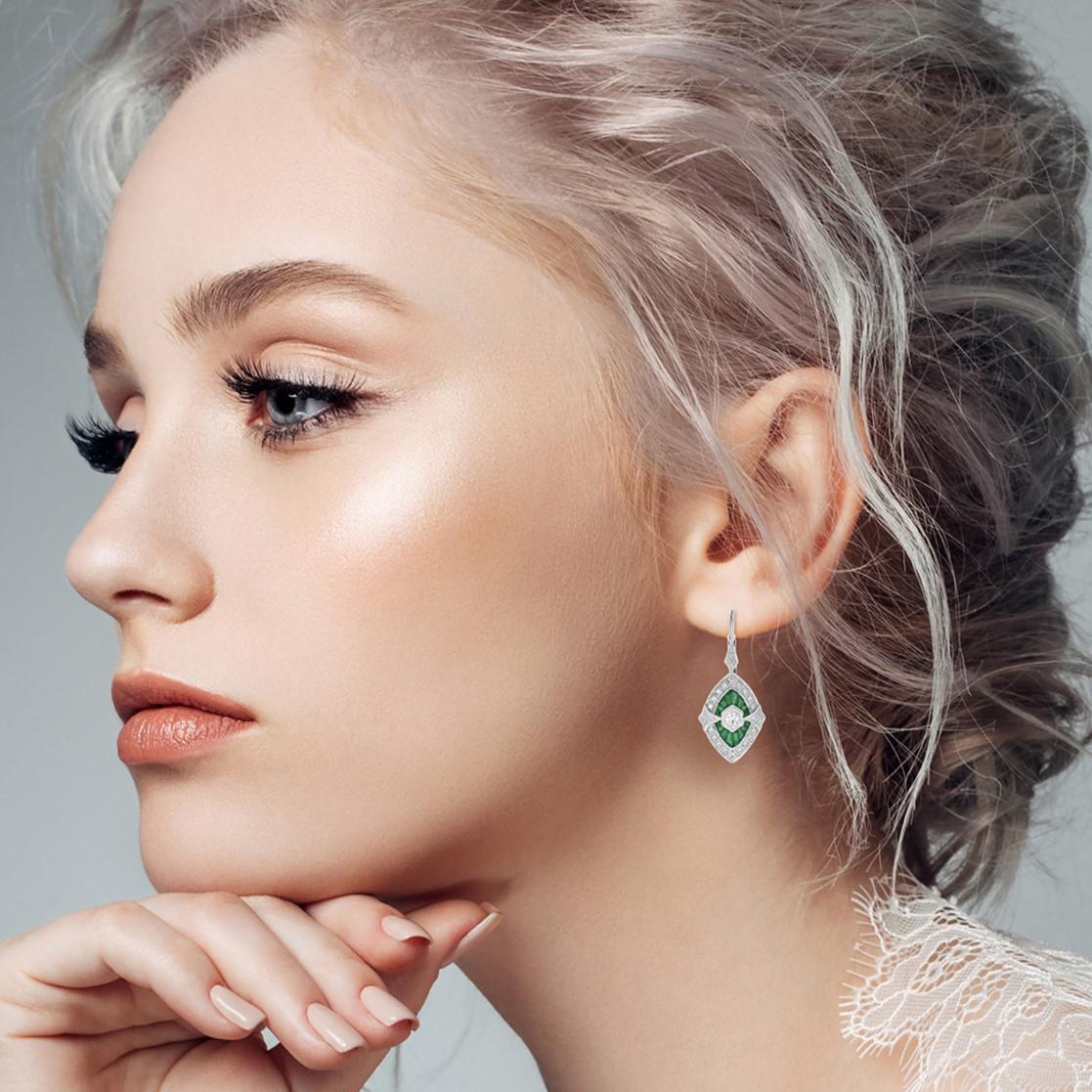 Pendientes Gota Esmeralda de Diamantes Estilo Art Decó Forma Marquesa en Oro Blanco de 18 K en venta 1