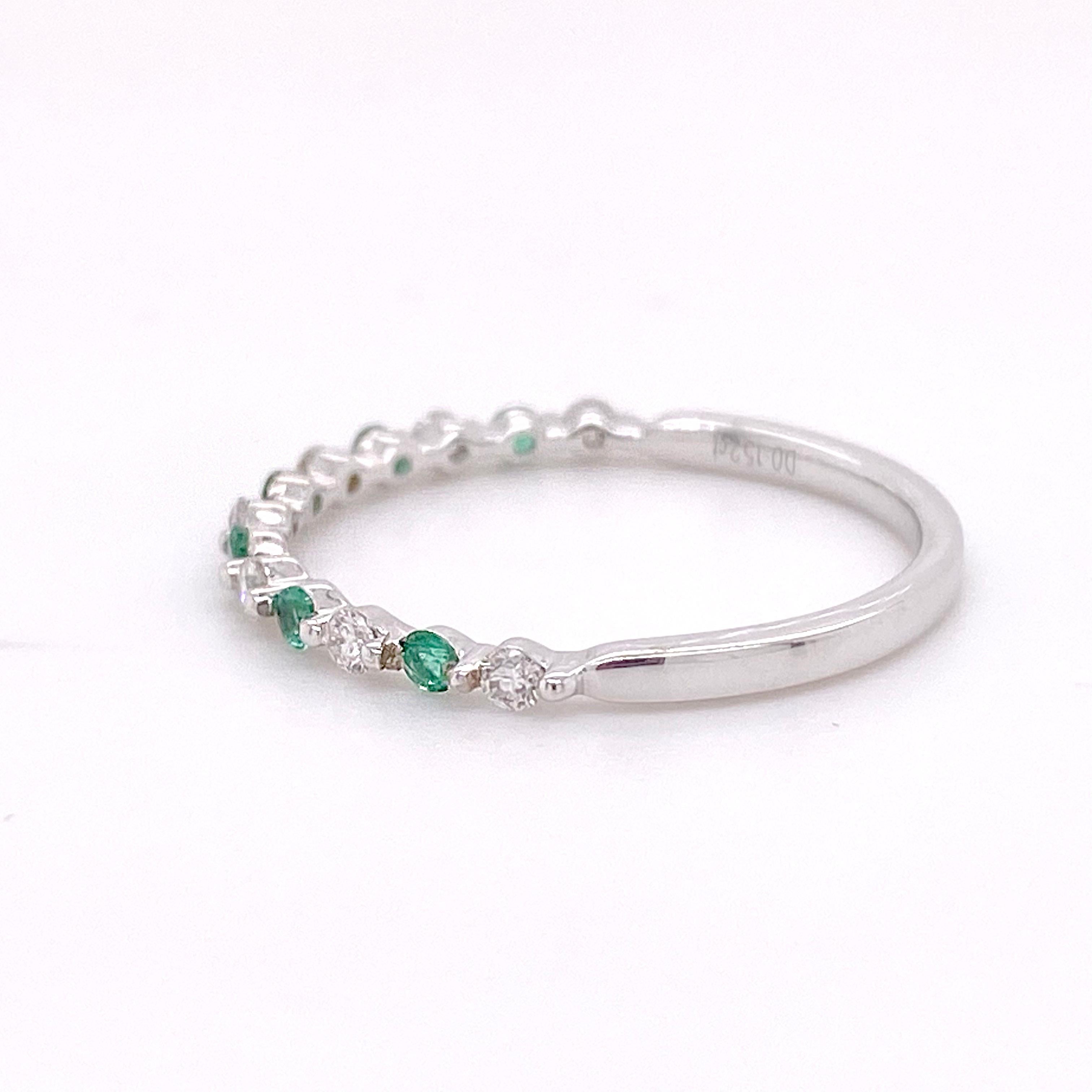 Diamant-Smaragdband, Weißgold, stapelbarer Ring (Zeitgenössisch) im Angebot