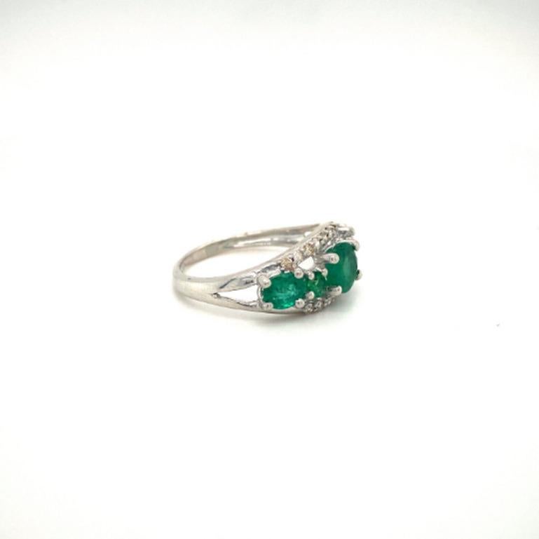 For Sale:  Diamond Emerald Birthstone Engagement Ring for Women in Sterling Silver 2