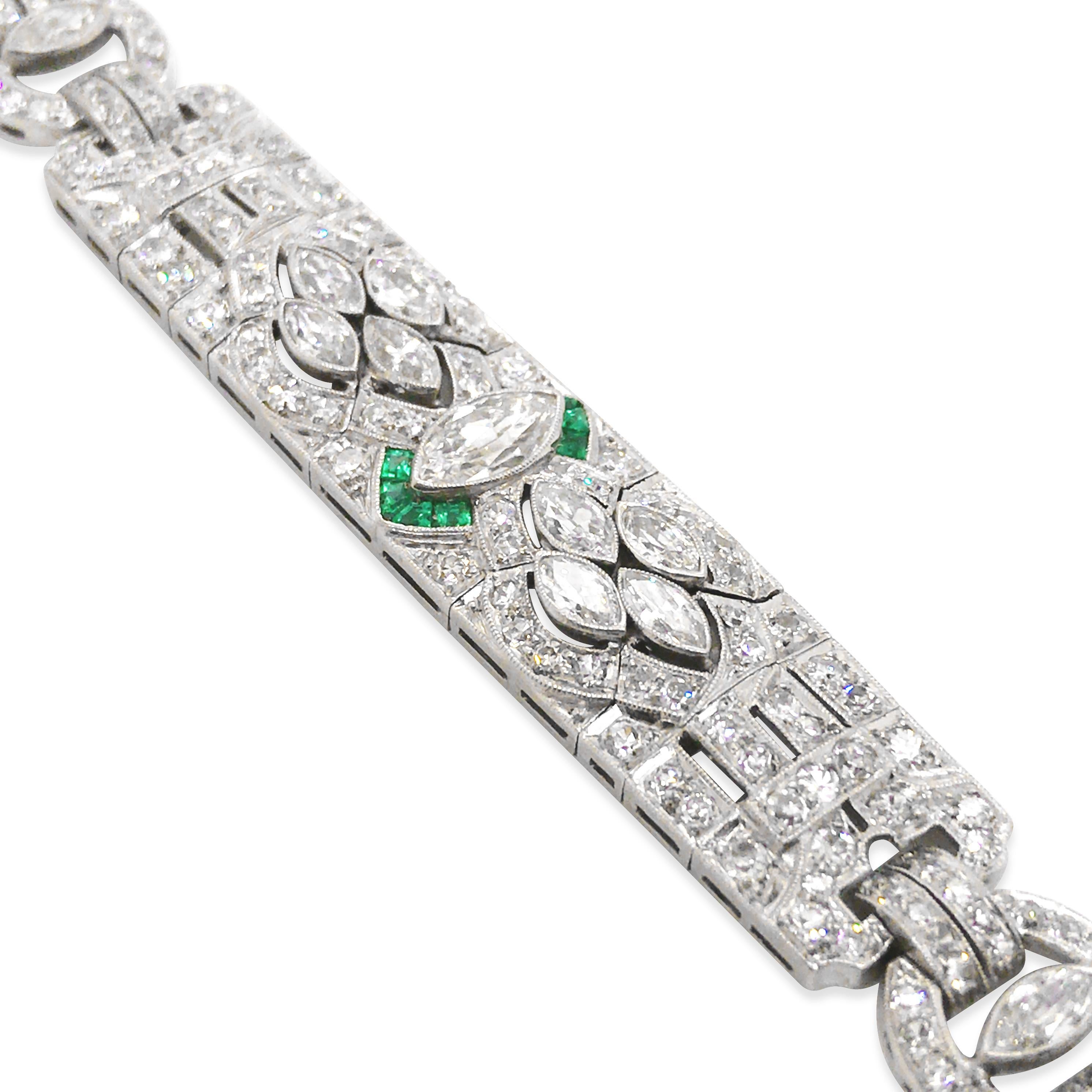 Diamond Emerald Bracelet In Good Condition For Sale In New York, NY
