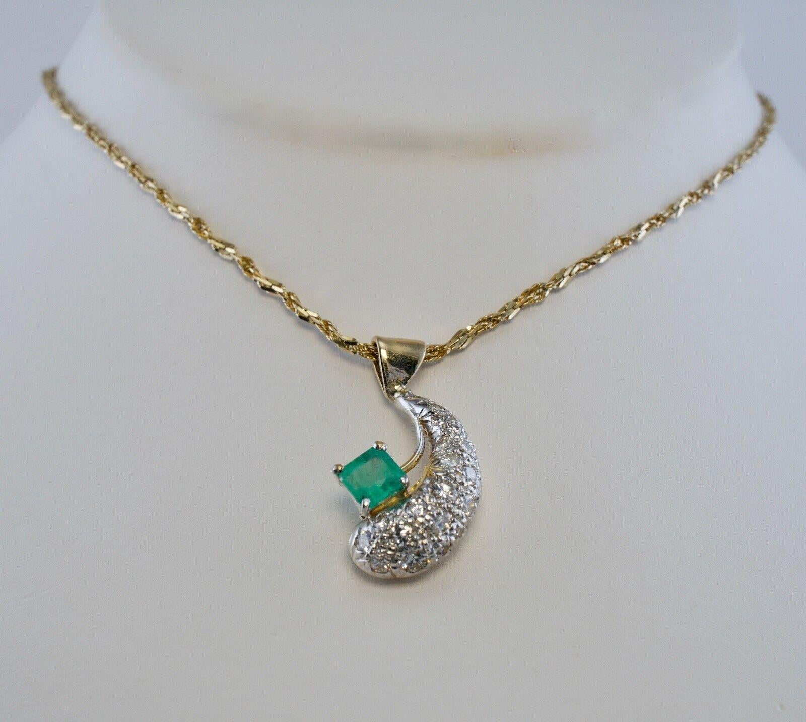 Diamond Emerald Crescent Pendant Necklace 18K Gold In Good Condition In East Brunswick, NJ