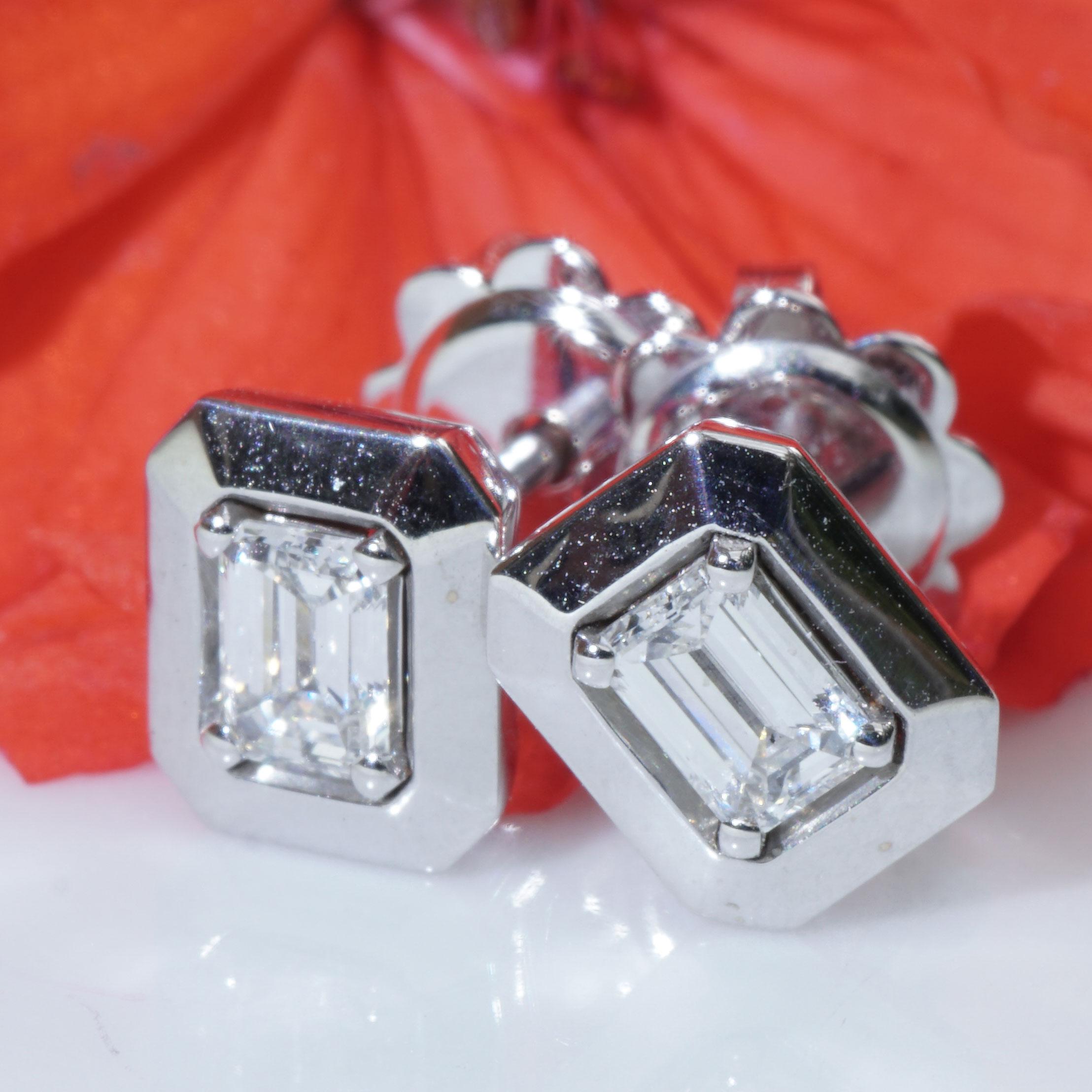Diamond Emerald Cut Ear Studs Earrings total 0.40 ct TW VS made in Italy Great In New Condition For Sale In Viena, Viena