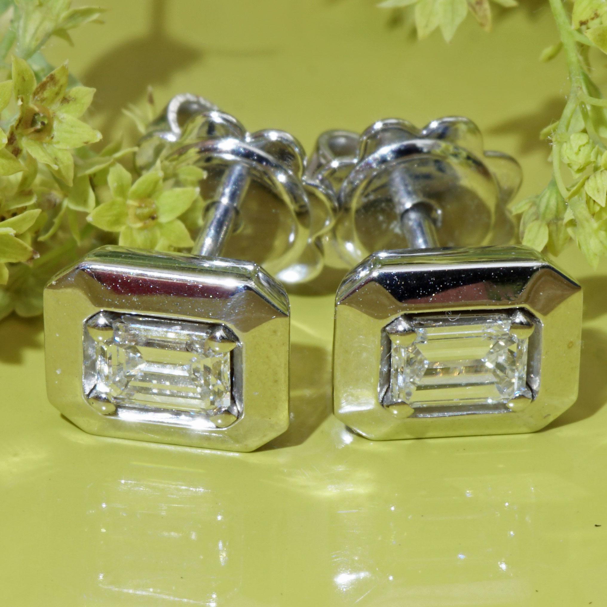 Diamond Emerald Cut Ear Studs Earrings total 0.40 ct TW VS made in Italy Great For Sale 1