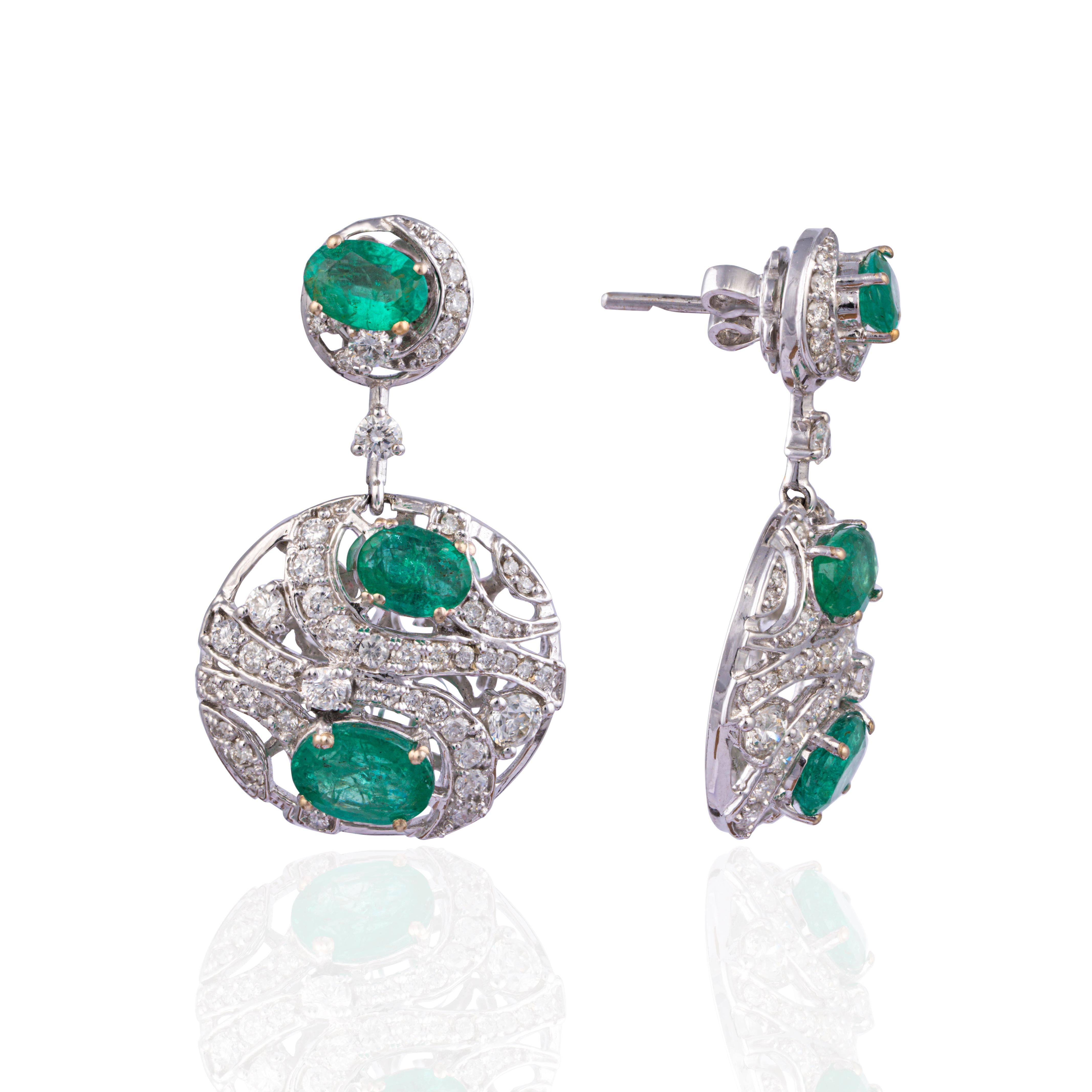 Diamond emerald 18k gold earring 
