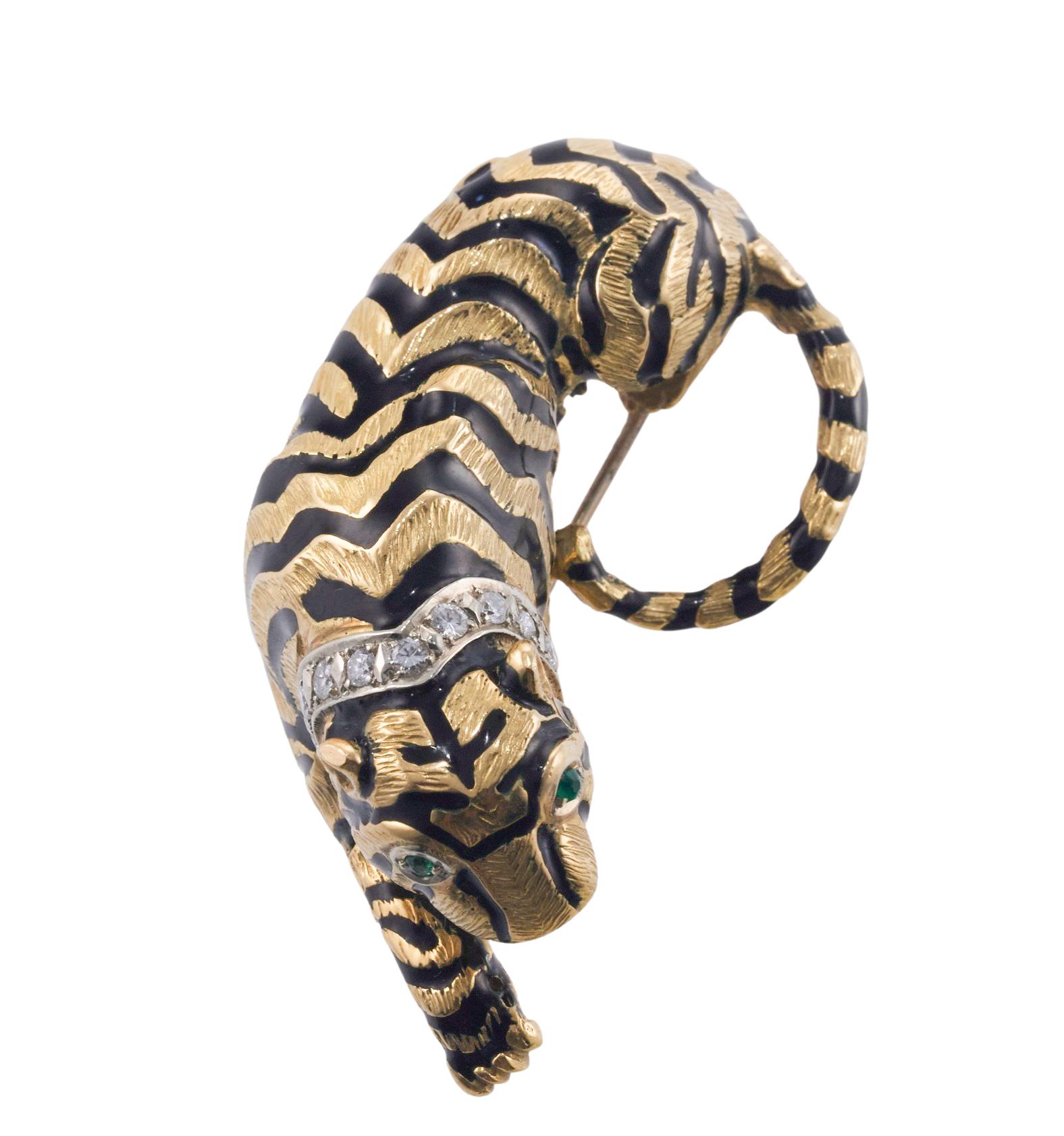 Round Cut Diamond Emerald Enamel Gold Crouching Tiger Brooch For Sale