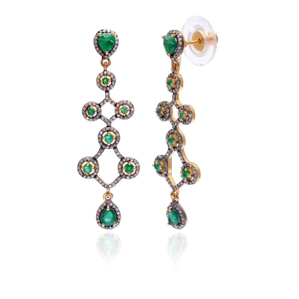 (Diamond 0.98cts) (emerald 1.59cts) (gold nw 0.280gm) and (silver earring nw 4.956gm)