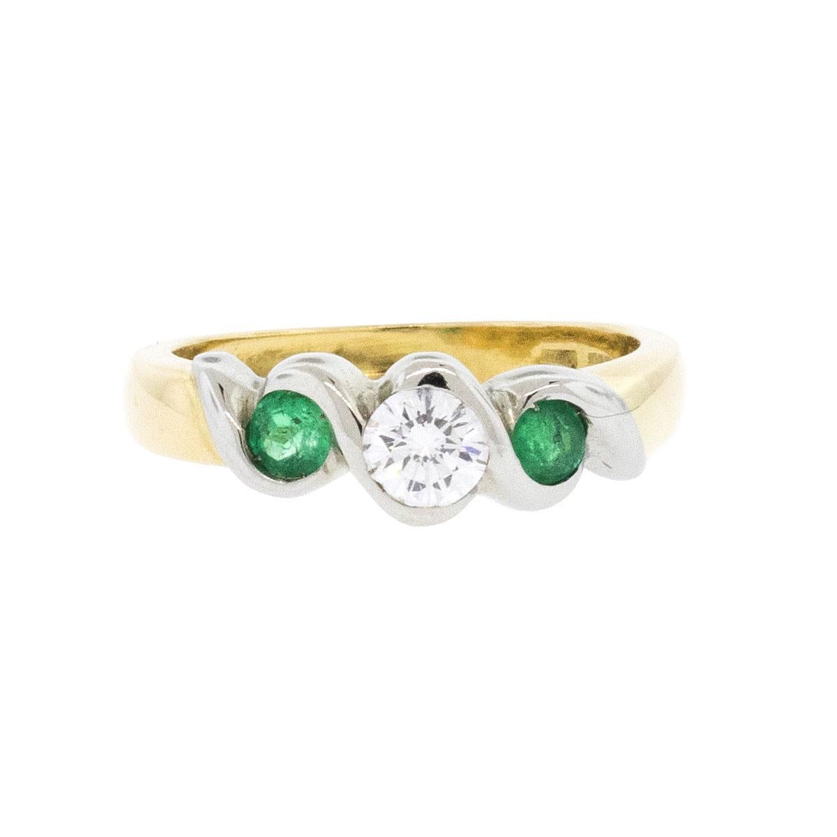 Company: N/A

Style of jewelry: Diamond & Emerald ring

Material: 18k yellow gold

Stones: Center Diamond and Emerald gemstones

Dimensions: 21mm x 0.7mm x 22mm

Weight: 5.5g (3.5dwt)

SKU: 12399-1