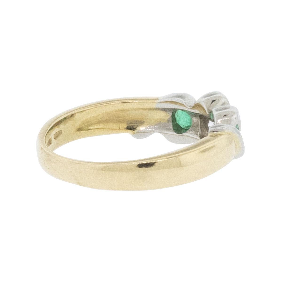 Women's Diamond & Emerald Ladies Ring 18 Karat  For Sale
