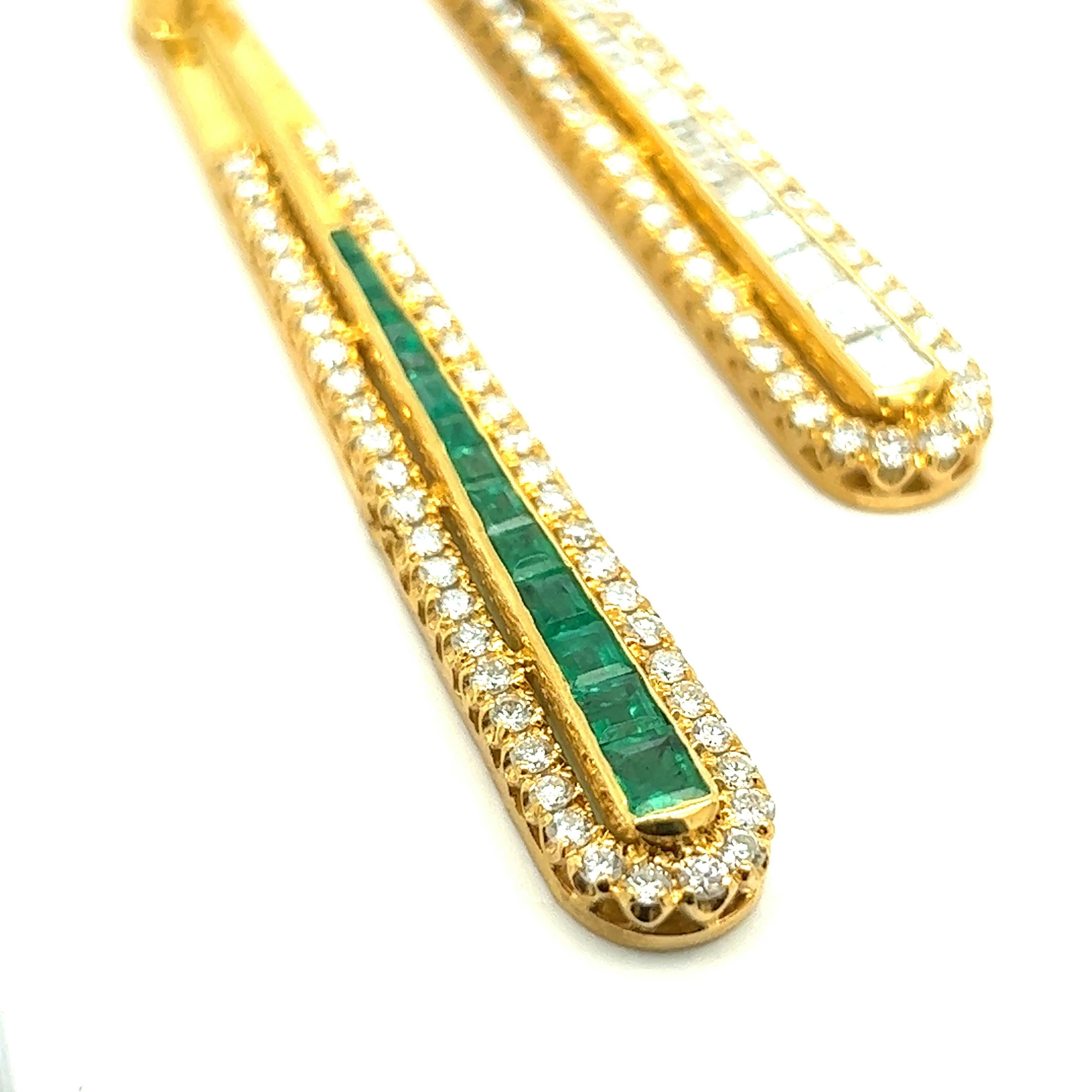Diamond Emerald Long Drop Earrings In Excellent Condition For Sale In New York, NY