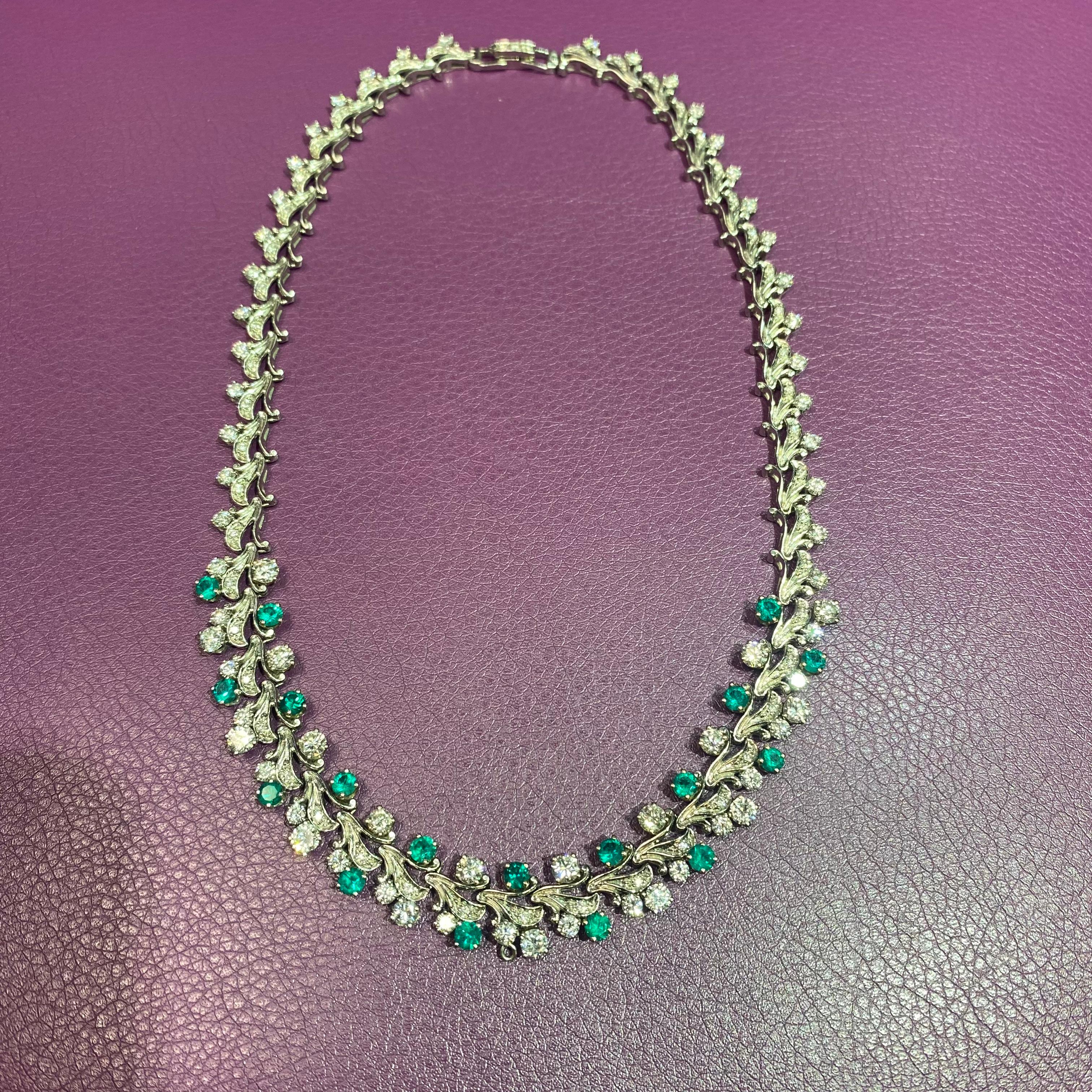 Diamond & Emerald Necklace  In Excellent Condition For Sale In New York, NY