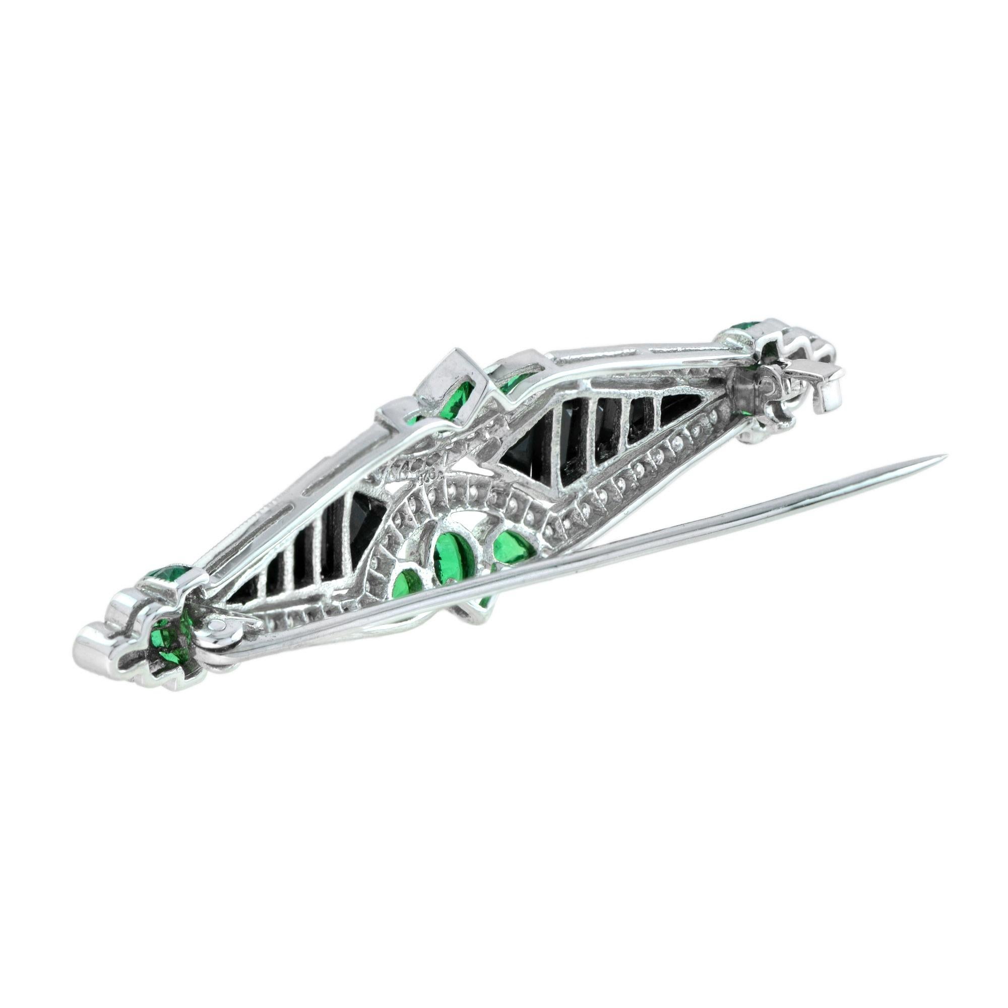 Diamond Emerald Onyx Art Deco Style Brooch in 14K White Gold In New Condition For Sale In Bangkok, TH