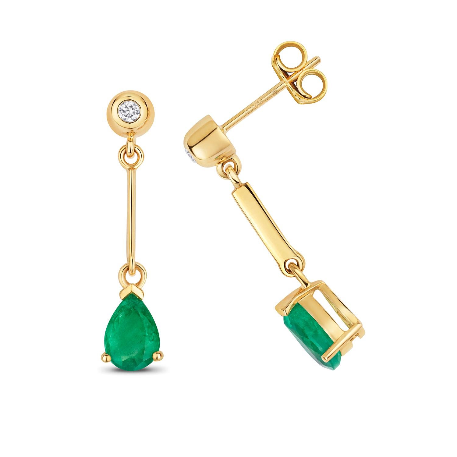 EMERALD DROP EARRINGS PEAR

9CT Y/G PR/7X5 EMD

Weight: 1.9g

Number Of Stones:2

Total Carates:1.500