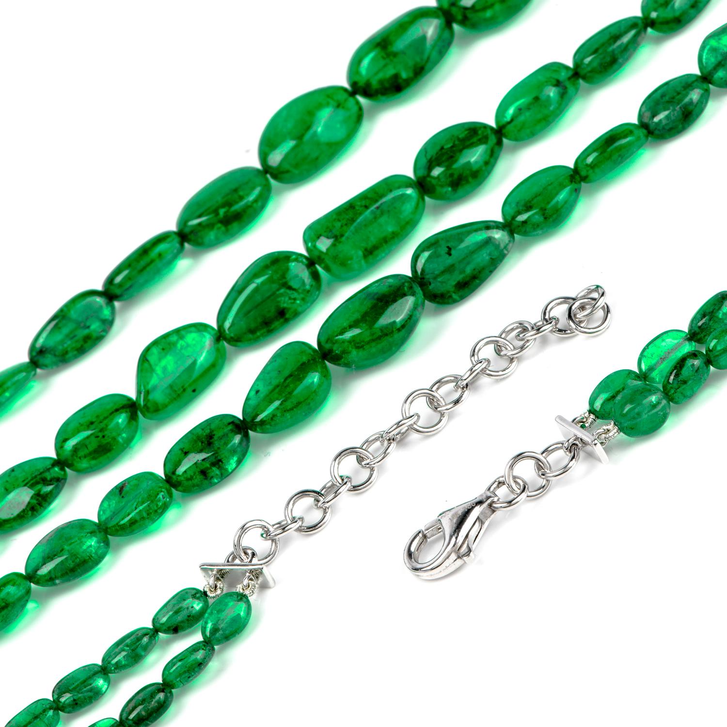 Mehrstrangige Diamant-Smaragd-Perlen-Halskette aus 18 Karat Gold, 21. Jahrhundert Damen im Angebot
