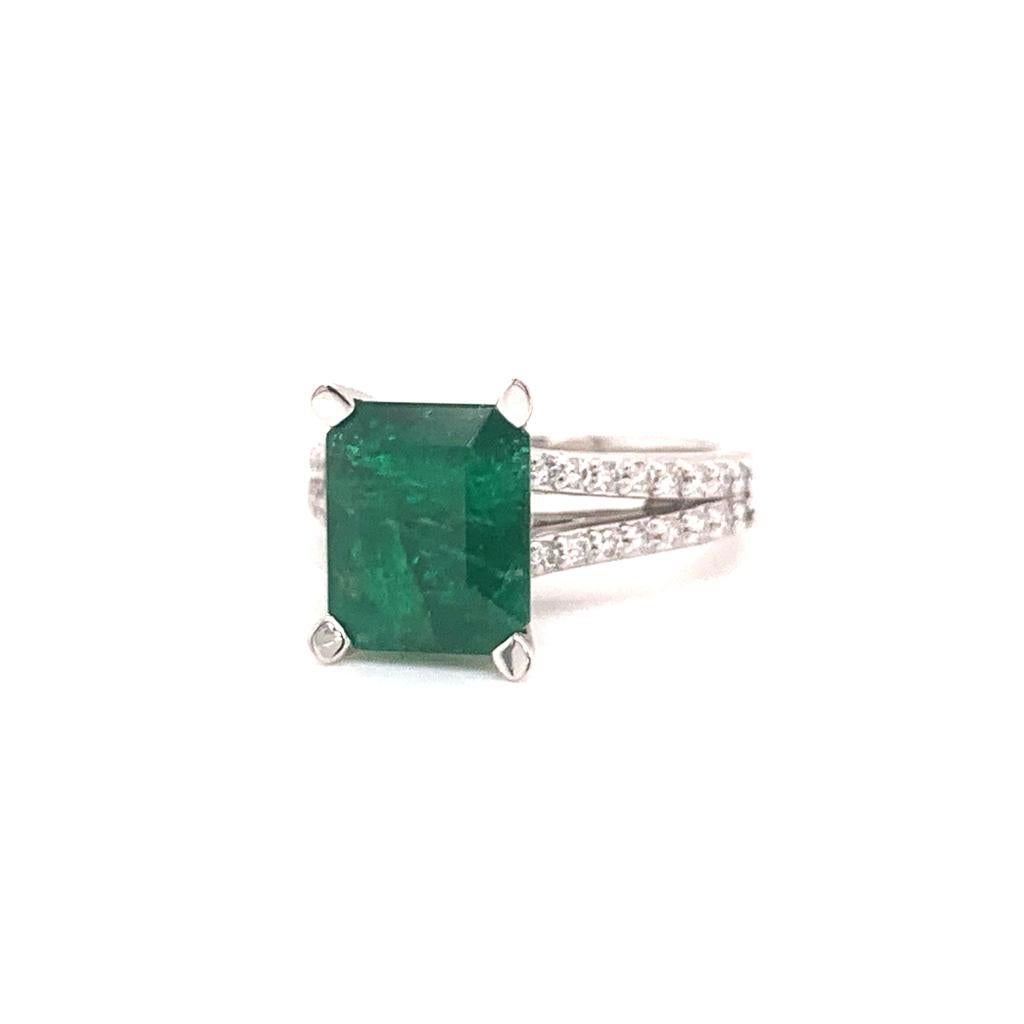 Diamant-Smaragd-Platin-Ring 4,60 TCW zertifiziert (Smaragdschliff) im Angebot