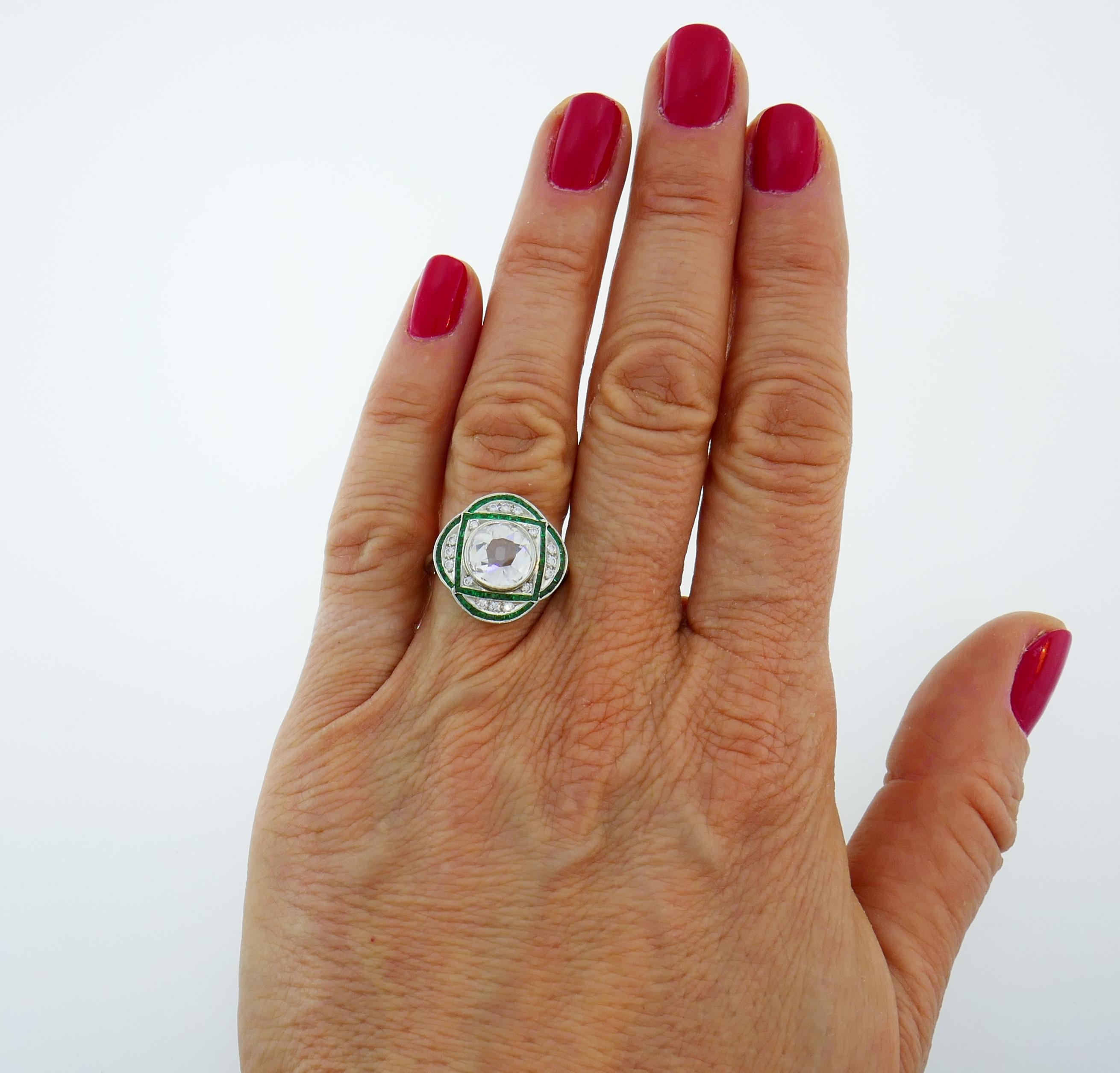 Classic Art Deco style ring. Elegant, timeless, feminine and wearable, the ring is a great addition to your jewelry collection. It can also make a beautiful engagement ring.
Made of platinum (tested), the ring features a hand-faceted old