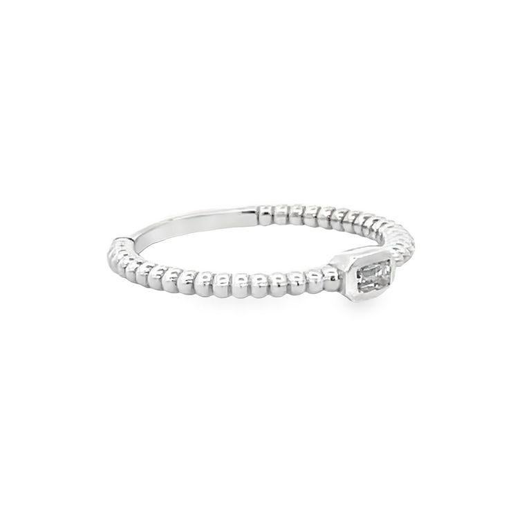 Modern Diamond Emerald Ring 0.10CT 14K in White Gold G color VS clarity For Sale