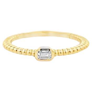 Diamond Emerald Ring 0.10ct 14k in Yellow Gold G color VS clarity For Sale
