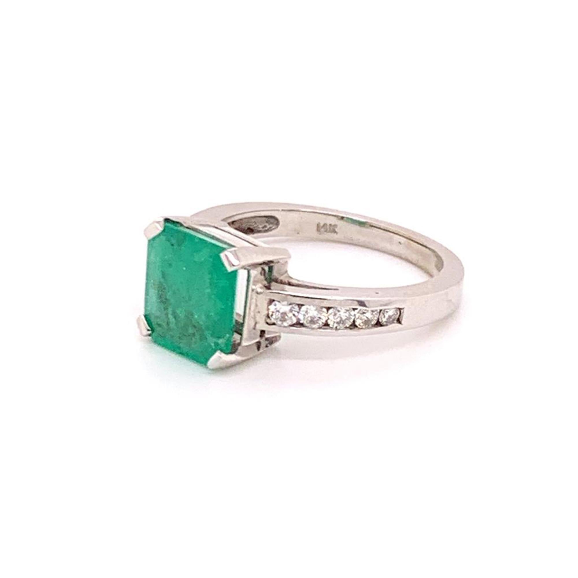 Modern Diamond Emerald Ring 14Karat Gold 2.55 TCarat Women Certified For Sale